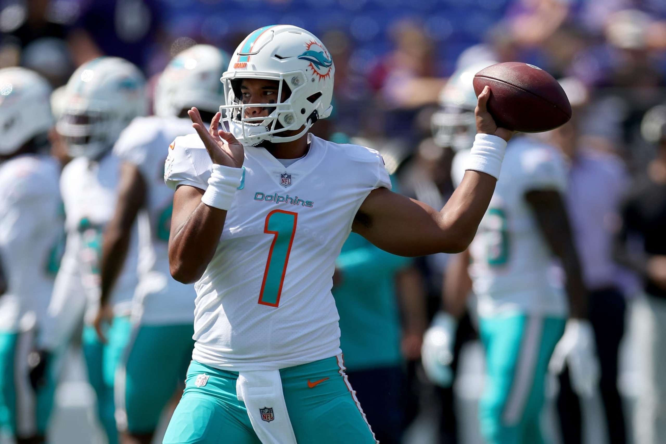 BALTIMORE, MARYLAND - SEPTEMBER 18: Tua Tagovailoa #1 of the Miami Dolphins warms up before a game against the Baltimore Ravens at M&T Bank Stadium on September 18, 2022 in Baltimore, Maryland. (Photo by Rob Carr/Getty Images)