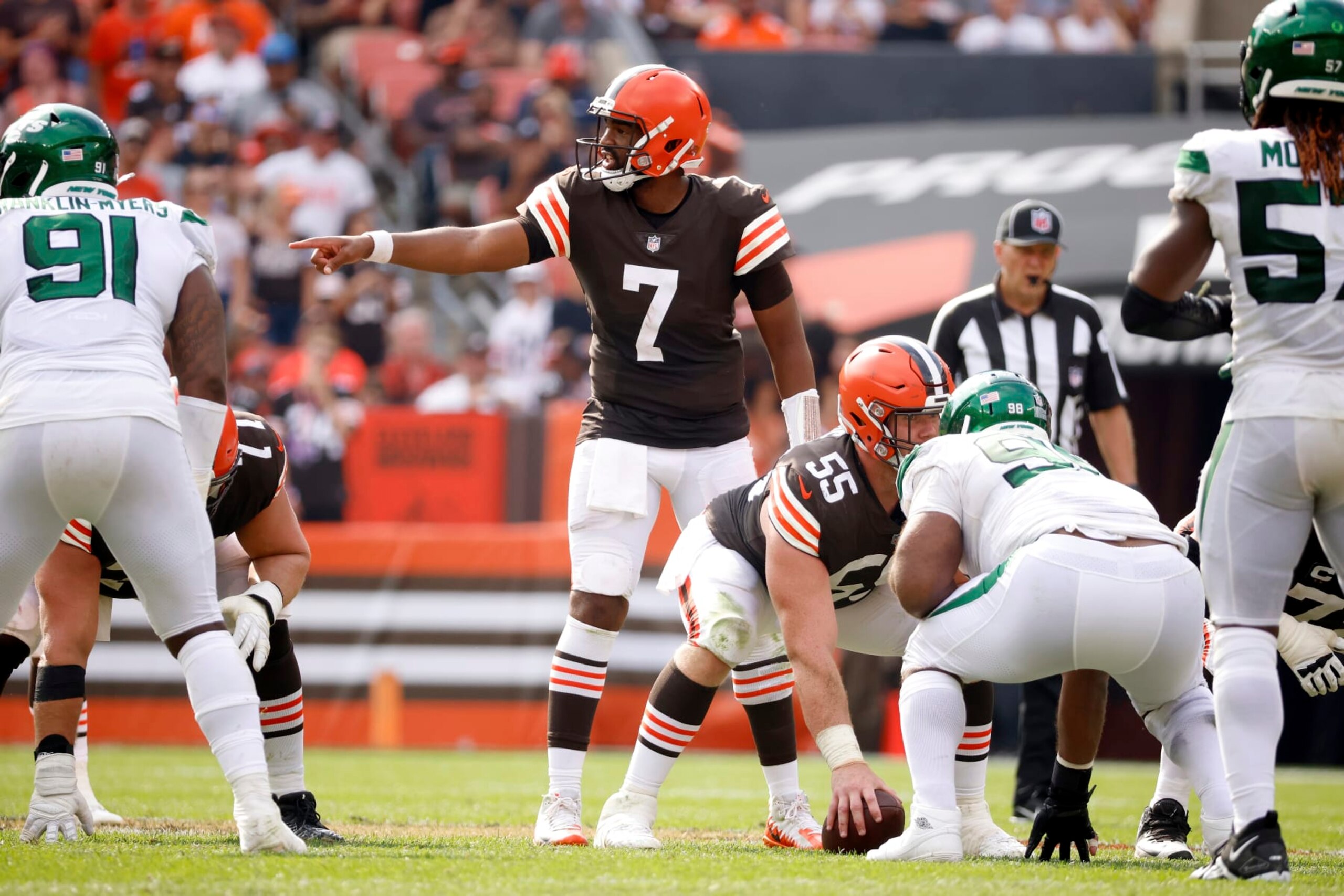 Cleveland Browns quarterback Jacoby Brissett (7) lines up for a play during an NFL football game against the New York Jets, Sunday, Sept. 18, 2022, in Cleveland. (AP Photo/Kirk Irwin)
