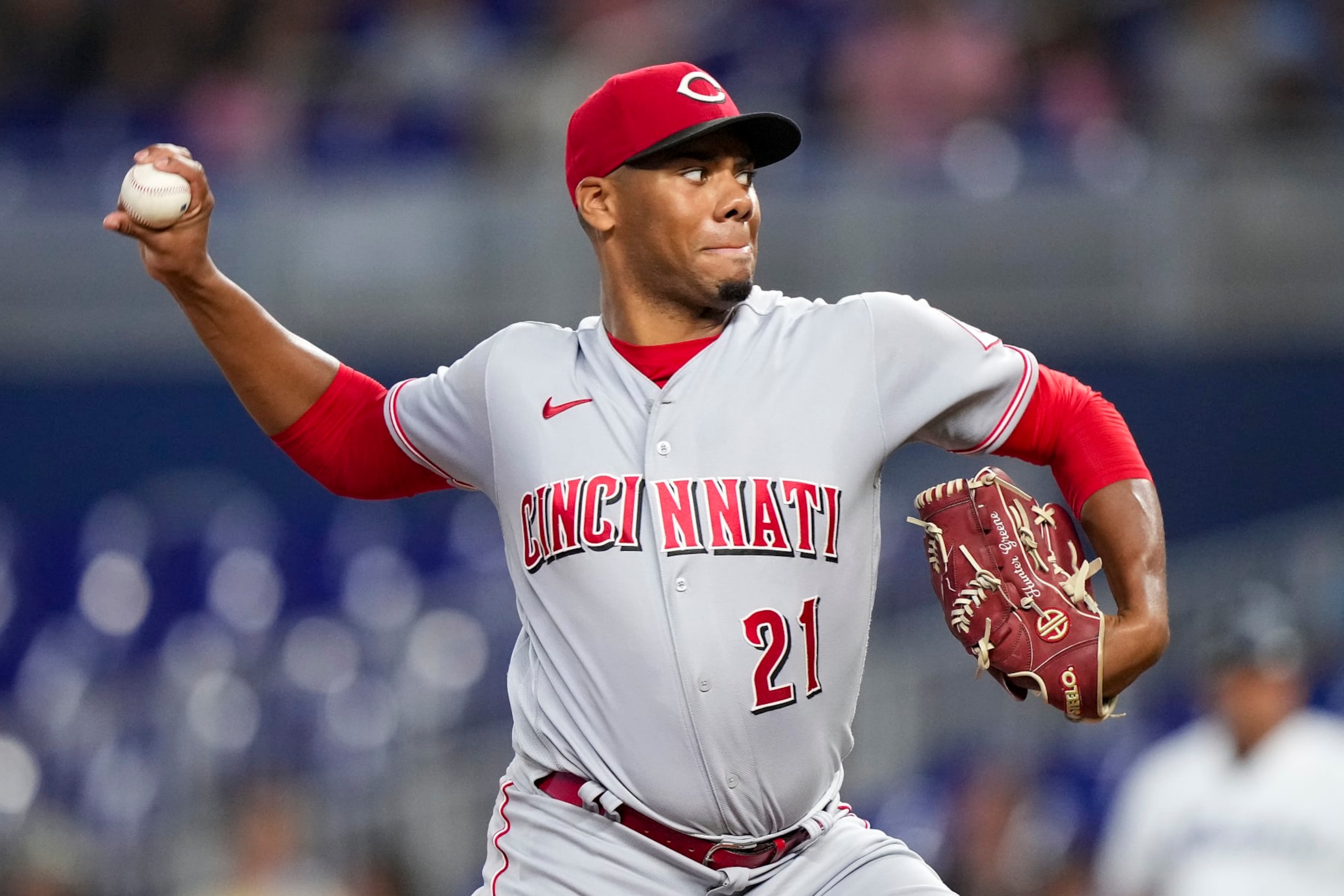 MIAMI, FLORIDA - AUGUST 01: Hunter Greene #21 of the Cincinnati Reds throws a pitch during the second inning against the Miami Marlins at loanDepot park on August 01, 2022 in Miami, Florida. (Photo by Eric Espada/Getty Images)