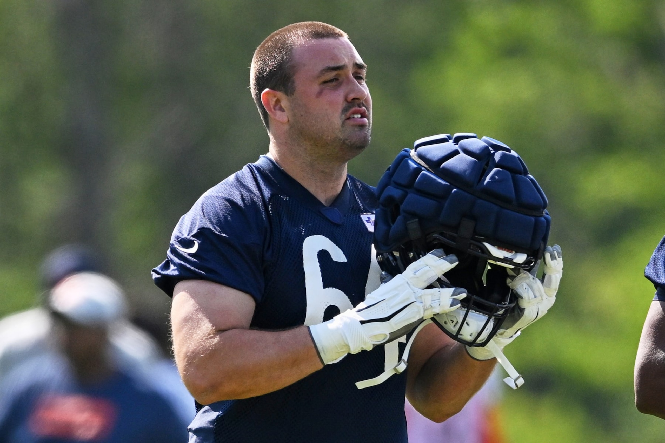 LAKE FOREST, IL - JULY 27: Chicago Bears offensive linemen Michael Schofield (64) looks on during the Chicago Bears Training Camp on July 27, 2022 at Halas Hall in Lake Forest, IL. (Photo by Robin Alam/Icon Sportswire via Getty Images)
