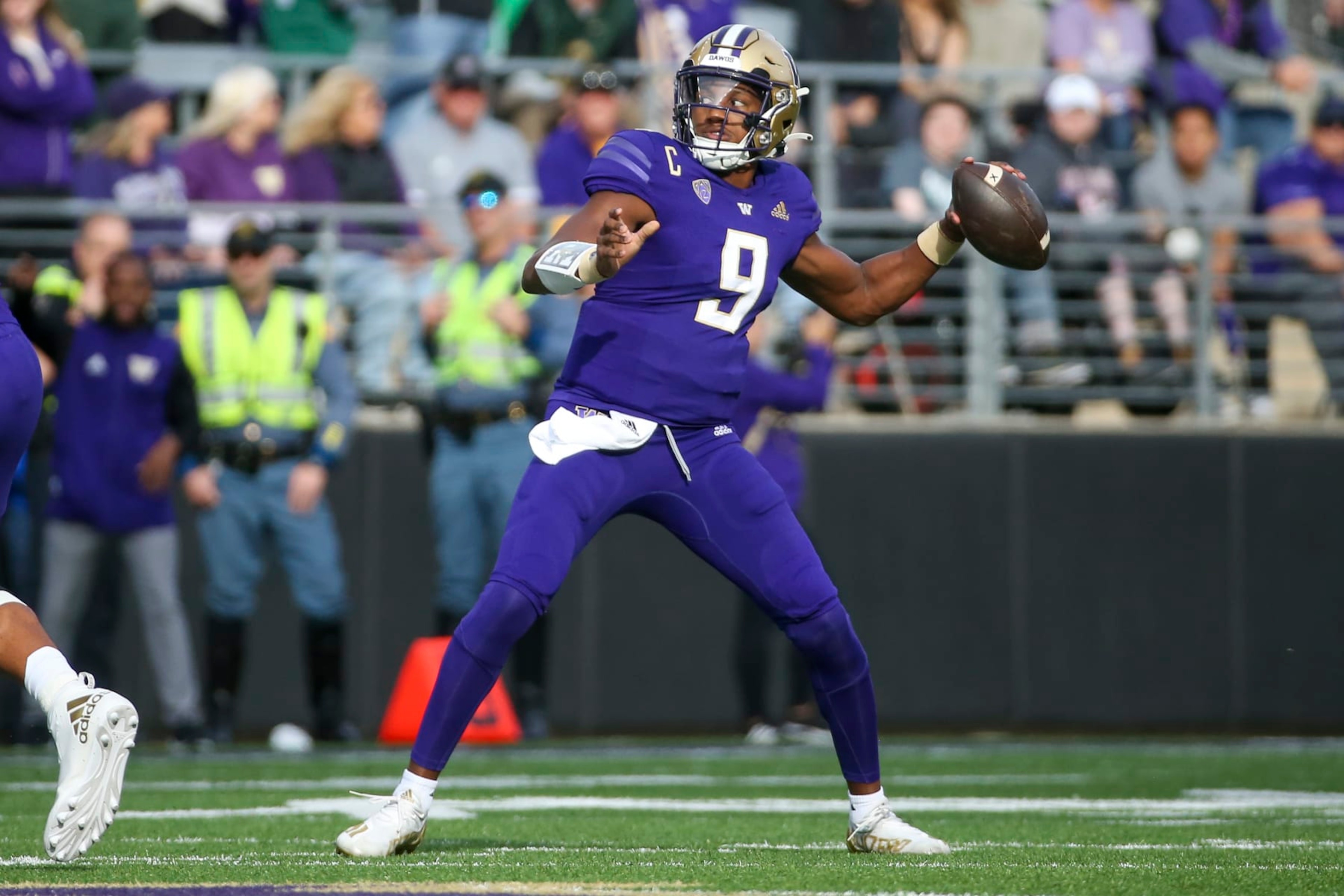 SEATTLE, WA - SEPTEMBER 17: Washington Huskies quarterback Michael Penix Jr. (9) throws the ball during a college football game between the Michigan State Spartans and the Washington Huskies on September 17, 2022, at Husky Stadium in Seattle, WA. (Photo by Jacob Snow/Icon Sportswire via Getty Images) SEATTLE, WA - SEPTEMBER 17: Washington Huskies quarterback Michael Penix Jr. (9) throws the ball during a college football game between the Michigan State Spartans and the Washington Huskies on September 17, 2022, at Husky Stadium in Seattle, WA. (Photo by Jacob Snow/Icon Sportswire via Getty Images)