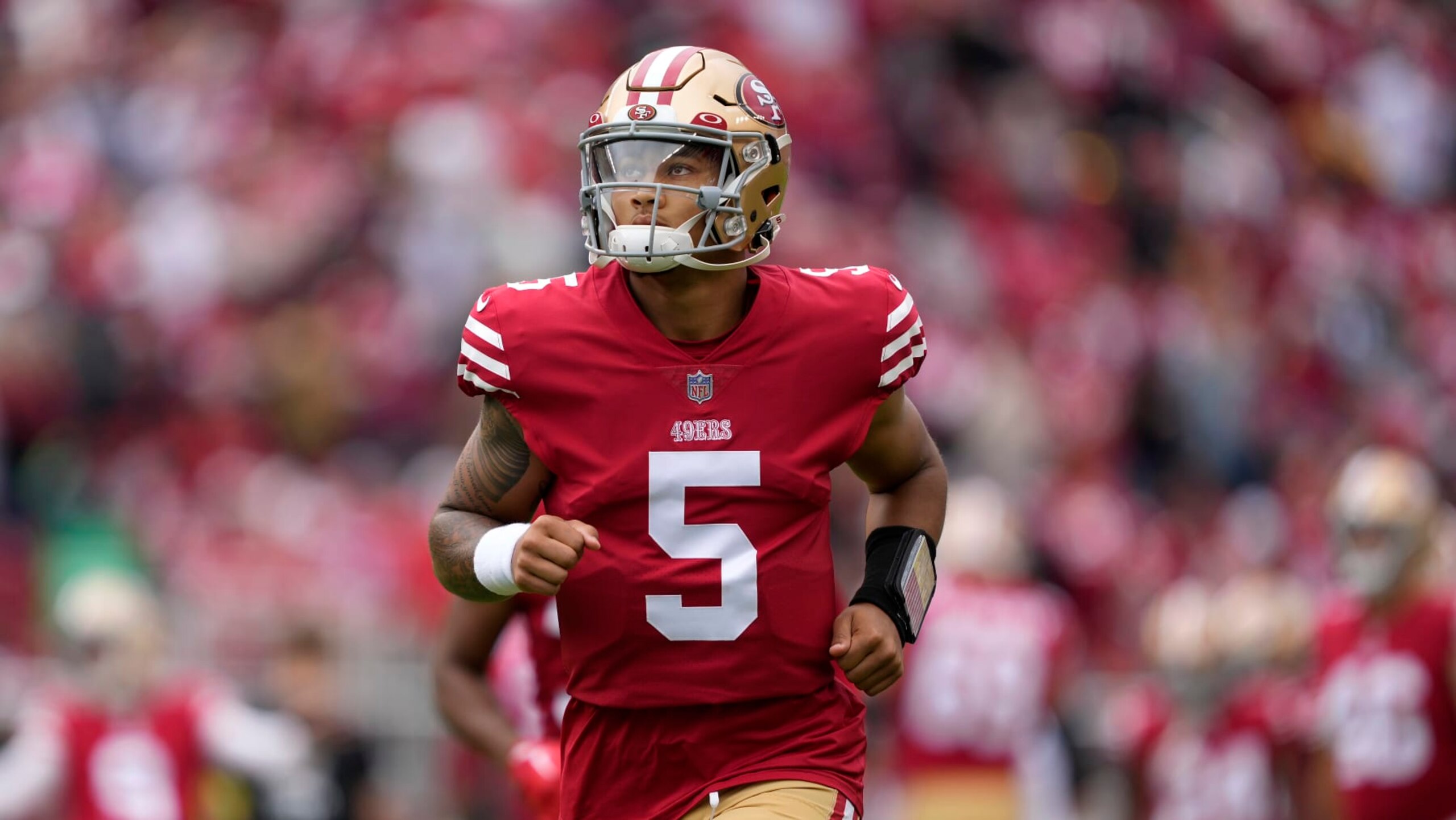 San Francisco 49ers quarterback Trey Lance (5) before an NFL football game against the Seattle Seahawks in Santa Clara, Calif., Sunday, Sept. 18, 2022. (AP Photo/Tony Avelar)