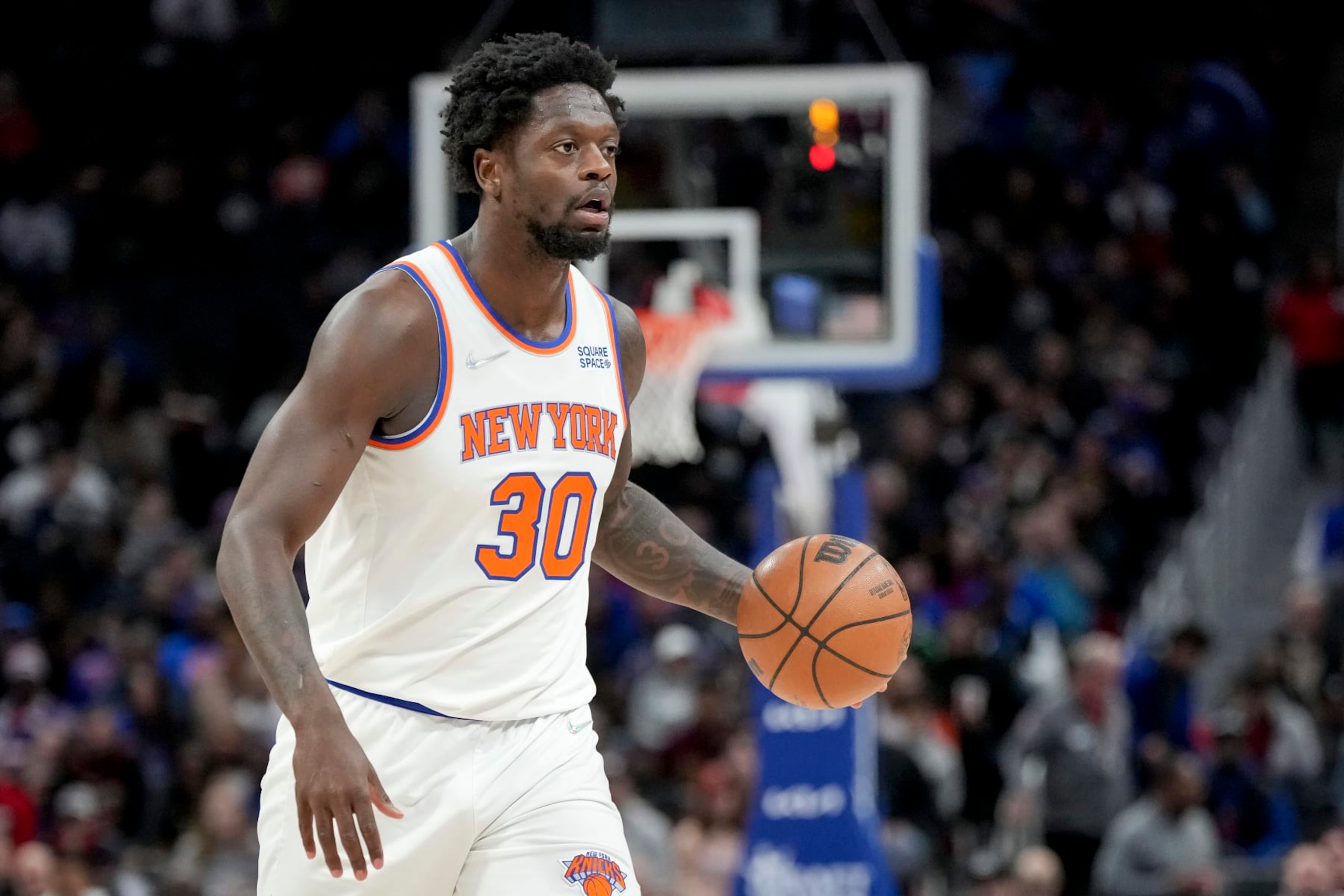 DETROIT, MICHIGAN - MARCH 27: Julius Randle #30 of the New York Knicks handles the ball against the Detroit Pistons during the first quarter at Little Caesars Arena on March 27, 2022 in Detroit, Michigan. NOTE TO USER: User expressly acknowledges and agrees that, by downloading and or using this photograph, User is consenting to the terms and conditions of the Getty Images License Agreement. (Photo by Nic Antaya/Getty Images) DETROIT, MICHIGAN - MARCH 27: Julius Randle #30 of the New York Knicks handles the ball against the Detroit Pistons during the first quarter at Little Caesars Arena on March 27, 2022 in Detroit, Michigan. NOTE TO USER: User expressly acknowledges and agrees that, by downloading and or using this photograph, User is consenting to the terms and conditions of the Getty Images License Agreement. (Photo by Nic Antaya/Getty Images)