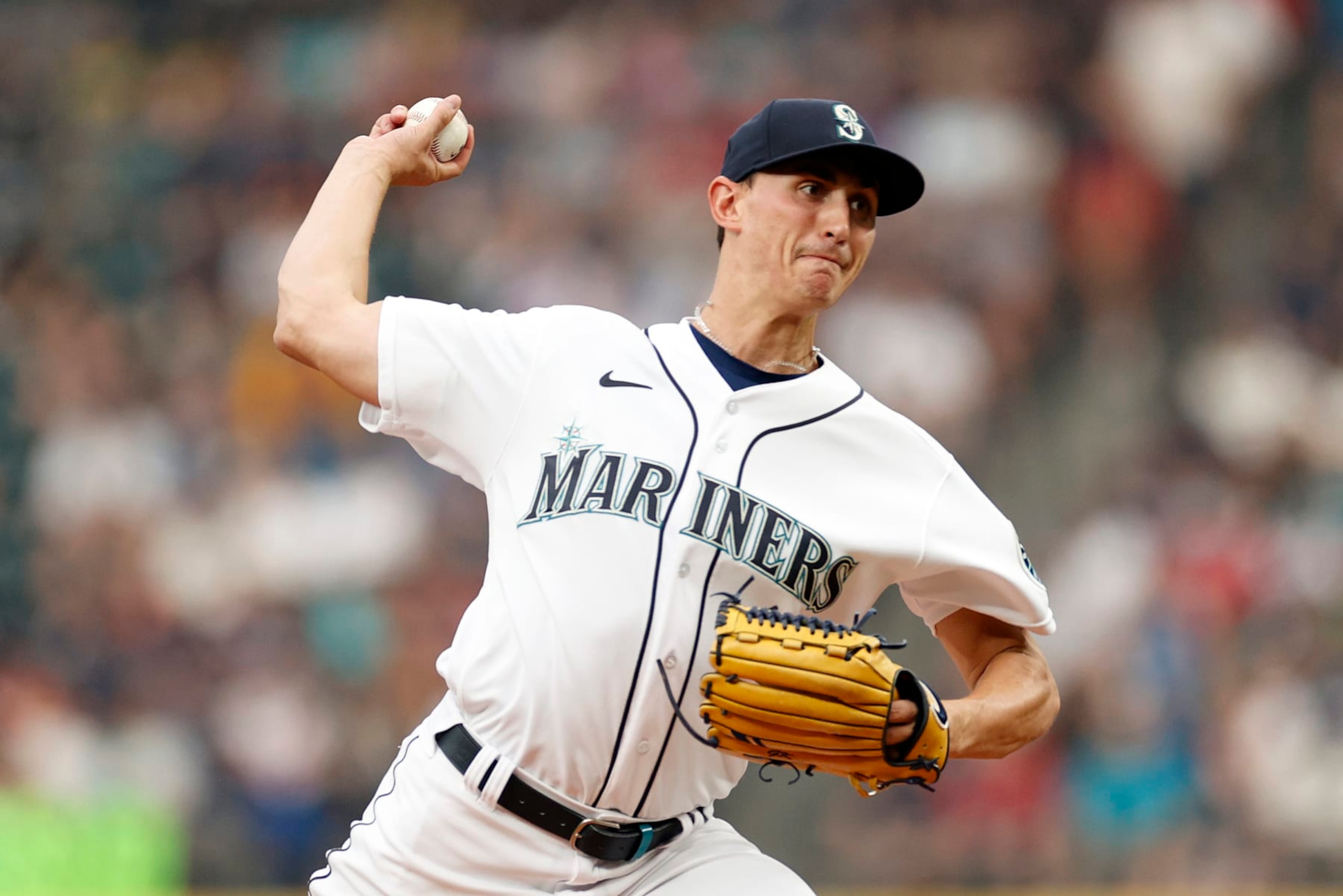 SEATTLE, WASHINGTON - SEPTEMBER 10: George Kirby #68 of the Seattle Mariners pitches against the Atlanta Braves during the first inning at T-Mobile Park on September 10, 2022 in Seattle, Washington. (Photo by Steph Chambers/Getty Images)