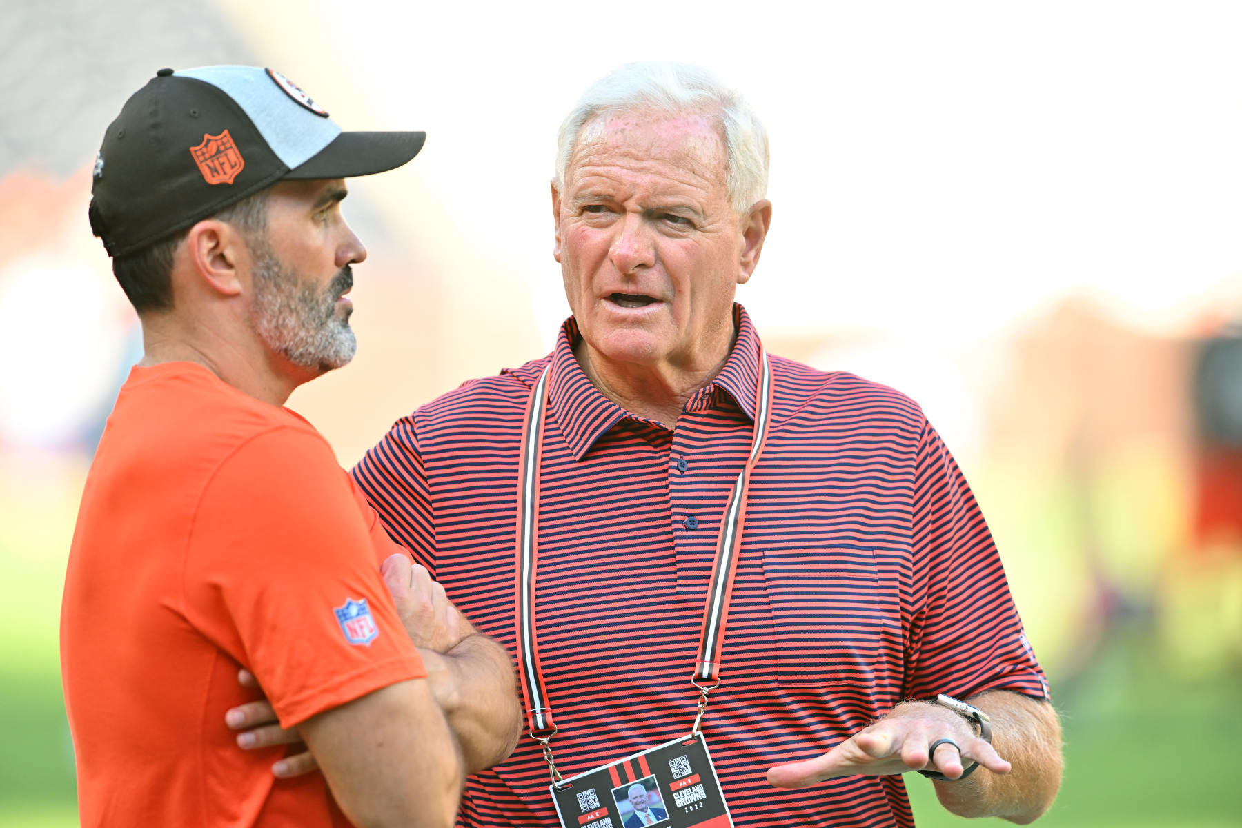 CLEVELAND, OHIO - AUGUST 27: Head coach Kevin Stefanski of the Chicago Bears (L) talks with team owner Jimmy Haslam of the Cleveland Browns prior to a preseason game between the Chicago Bears and the Cleveland Browns at FirstEnergy Stadium on August 27, 2022 in Cleveland, Ohio. (Photo by Jason Miller/Getty Images)
