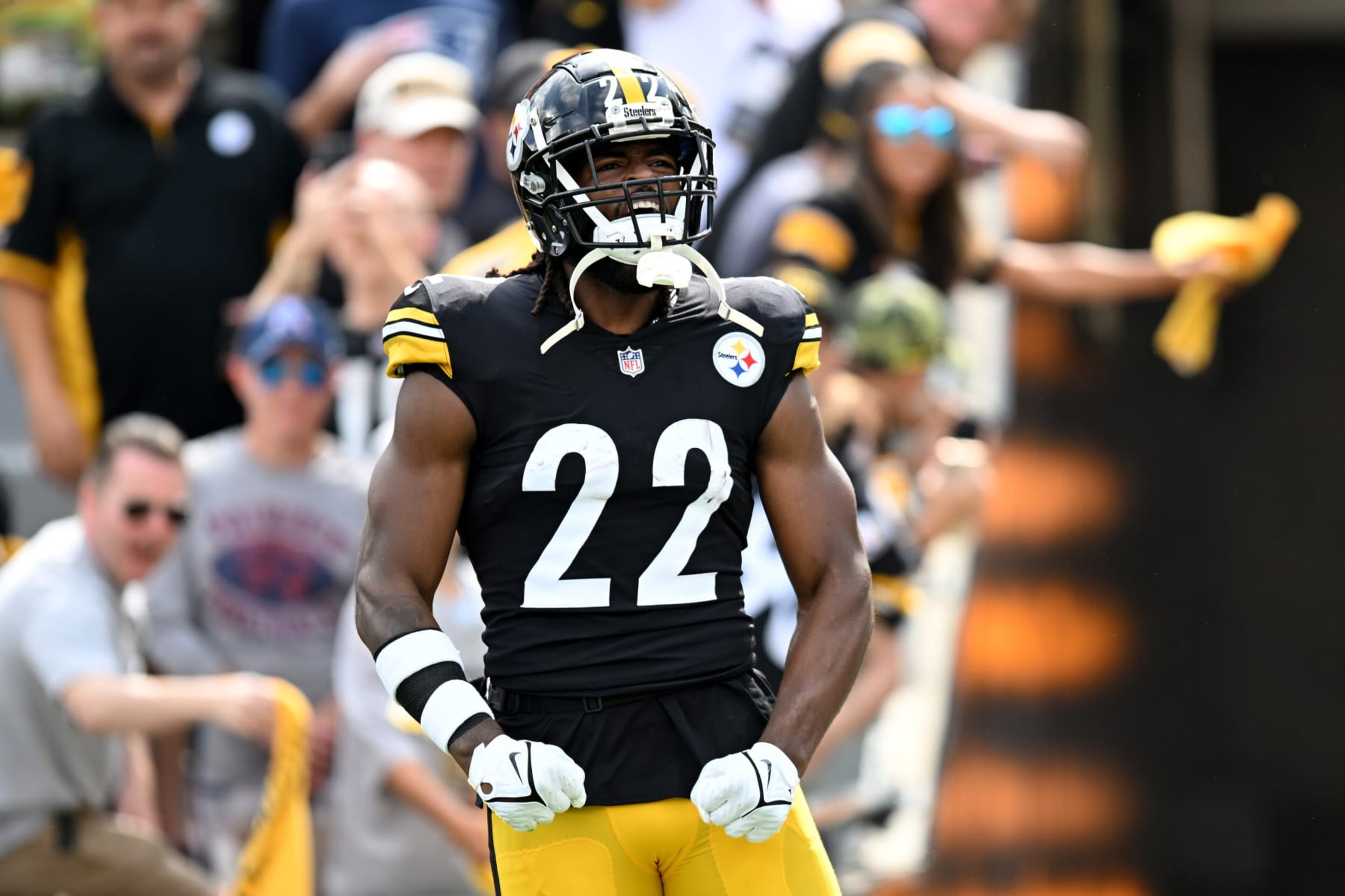 PITTSBURGH, PENNSYLVANIA - SEPTEMBER 18: Najee Harris #22 of the Pittsburgh Steelers is introduced before a game against the New England Patriots at Acrisure Stadium on September 18, 2022 in Pittsburgh, Pennsylvania. (Photo by Joe Sargent/Getty Images) PITTSBURGH, PENNSYLVANIA - SEPTEMBER 18: Najee Harris #22 of the Pittsburgh Steelers is introduced before a game against the New England Patriots at Acrisure Stadium on September 18, 2022 in Pittsburgh, Pennsylvania. (Photo by Joe Sargent/Getty Images)