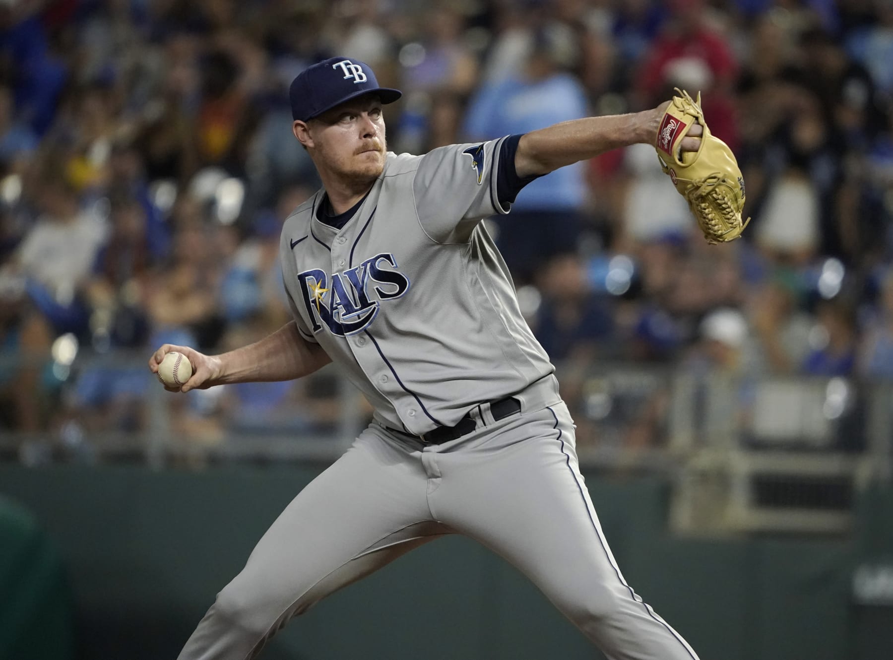KANSAS CITY, MISSOURI - JULY 22:  Pete Fairbanks #29 of the Tampa Bay Rays throws in the seventh inning against the Kansas City Royals at Kauffman Stadium on July 22, 2022 in Kansas City, Missouri. (Photo by Ed Zurga/Getty Images)
