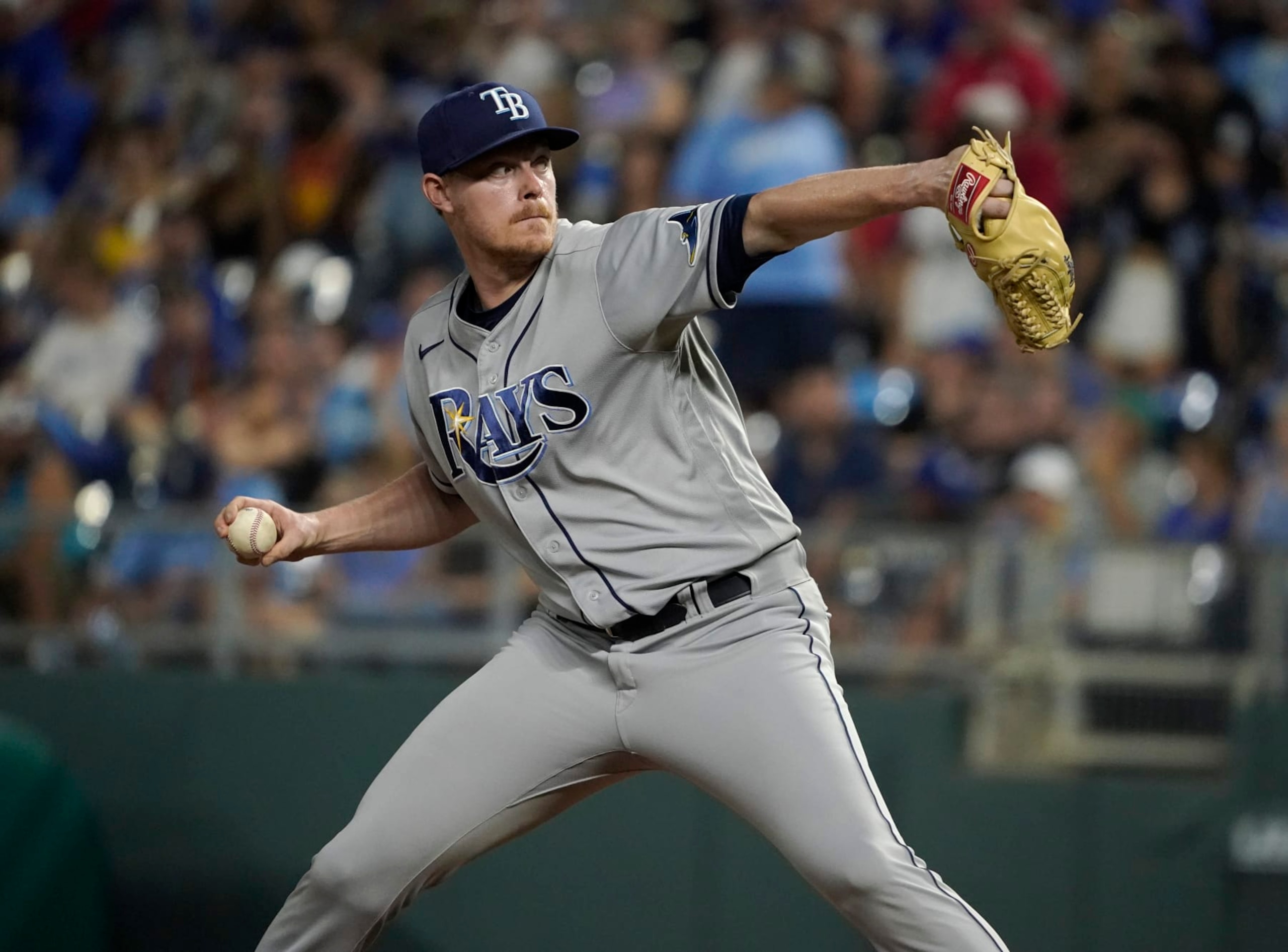 KANSAS CITY, MISSOURI - JULY 22:  Pete Fairbanks #29 of the Tampa Bay Rays throws in the seventh inning against the Kansas City Royals at Kauffman Stadium on July 22, 2022 in Kansas City, Missouri. (Photo by Ed Zurga/Getty Images)