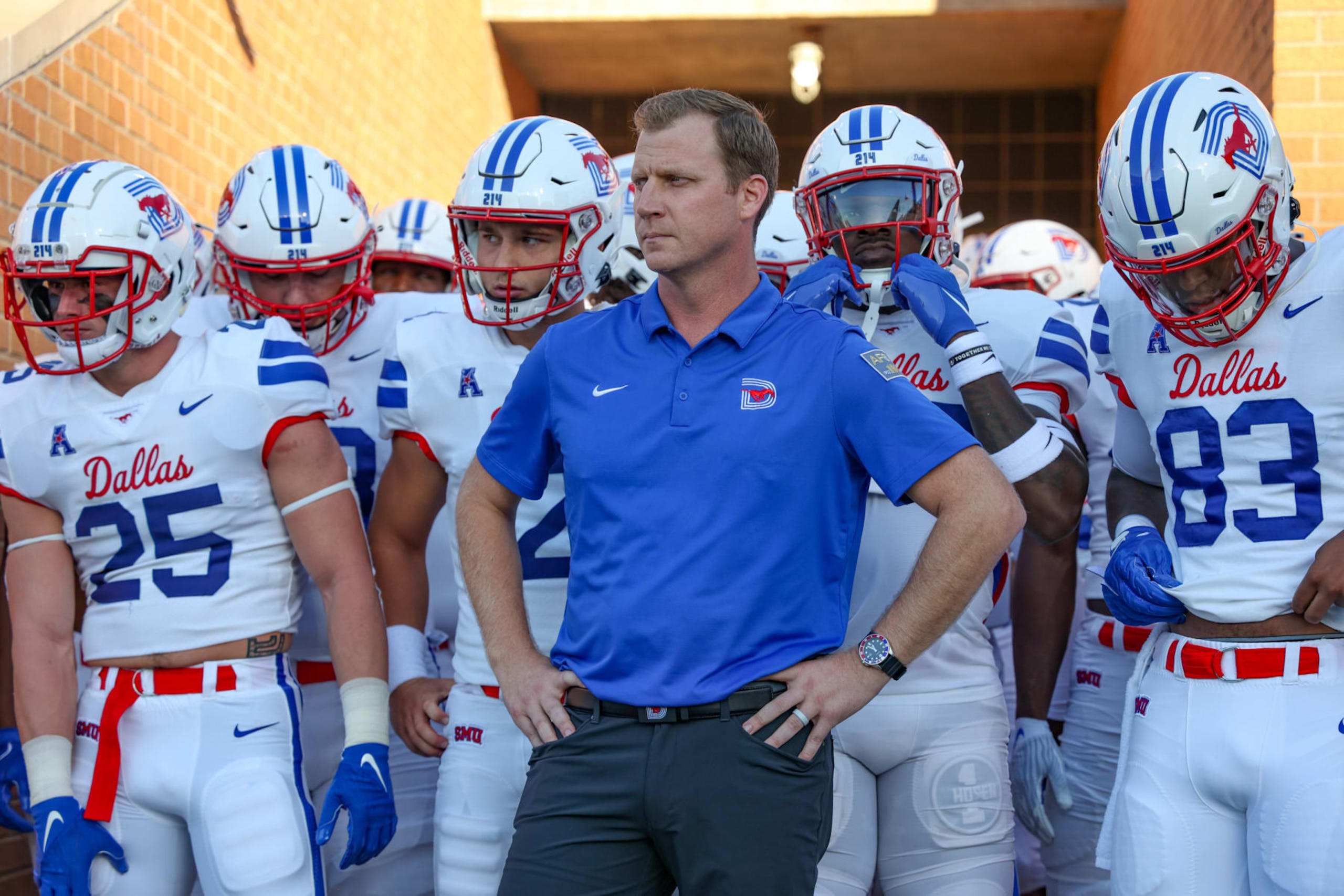 DENTON, TX - SEPTEMBER 03: Southern Methodist Mustangs head coach Rhett Lashlee waits to enter the field during the game between SMU and North Texas on September 3, 2022 at Apogee Stadium in Denton, TX. (Photo by George Walker/Icon Sportswire via Getty Images) DENTON, TX - SEPTEMBER 03: Southern Methodist Mustangs head coach Rhett Lashlee waits to enter the field during the game between SMU and North Texas on September 3, 2022 at Apogee Stadium in Denton, TX. (Photo by George Walker/Icon Sportswire via Getty Images)