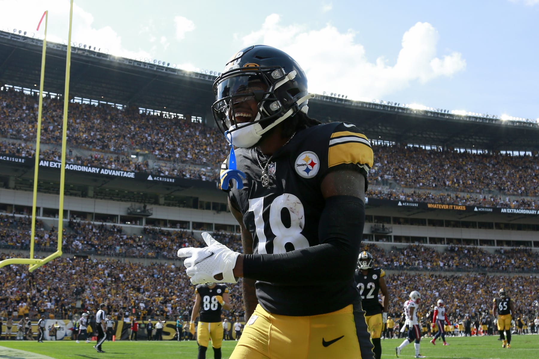 PITTSBURGH, PENNSYLVANIA - SEPTEMBER 18: Diontae Johnson #18 of the Pittsburgh Steelers celebrates after a two point conversion during the second half gane at Acrisure Stadium on September 18, 2022 in Pittsburgh, Pennsylvania. (Photo by Justin K. Aller/Getty Images)