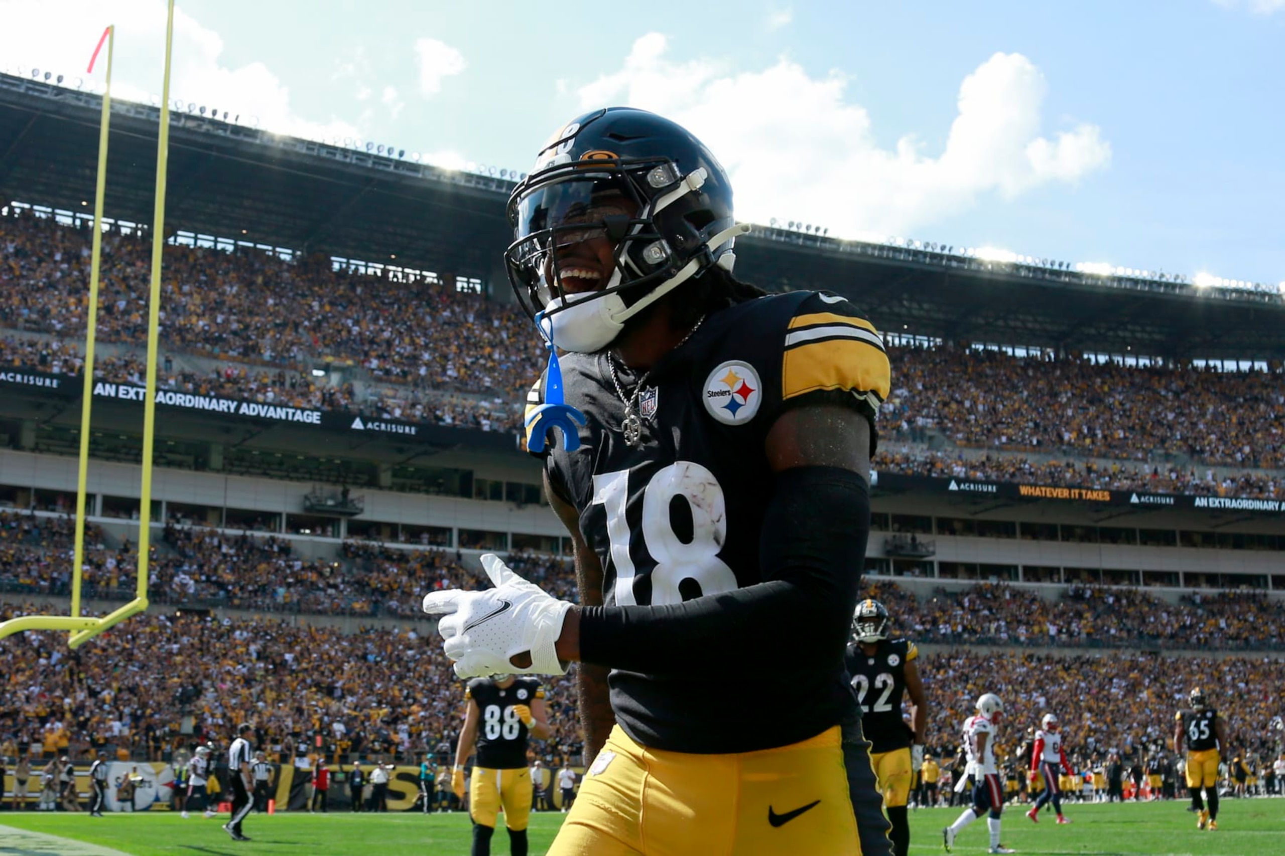 PITTSBURGH, PENNSYLVANIA - SEPTEMBER 18: Diontae Johnson #18 of the Pittsburgh Steelers celebrates after a two point conversion during the second half gane at Acrisure Stadium on September 18, 2022 in Pittsburgh, Pennsylvania. (Photo by Justin K. Aller/Getty Images)