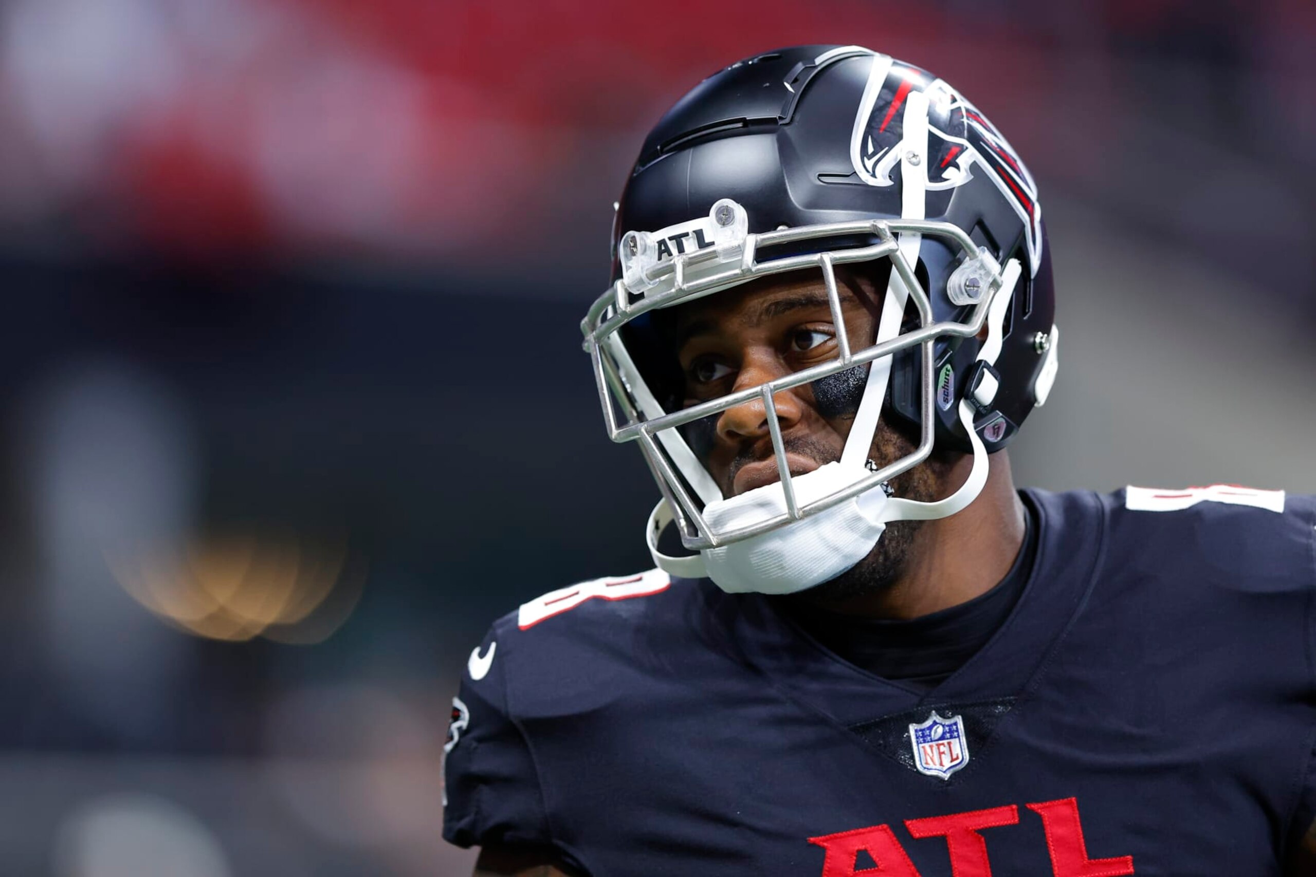 ATLANTA, GA - SEPTEMBER 11: Kyle Pitts #8 of the Atlanta Falcons warms up prior to the game against the New Orleans Saints at Mercedes-Benz Stadium on September 11, 2022 in Atlanta, Georgia. (Photo by Todd Kirkland/Getty Images)