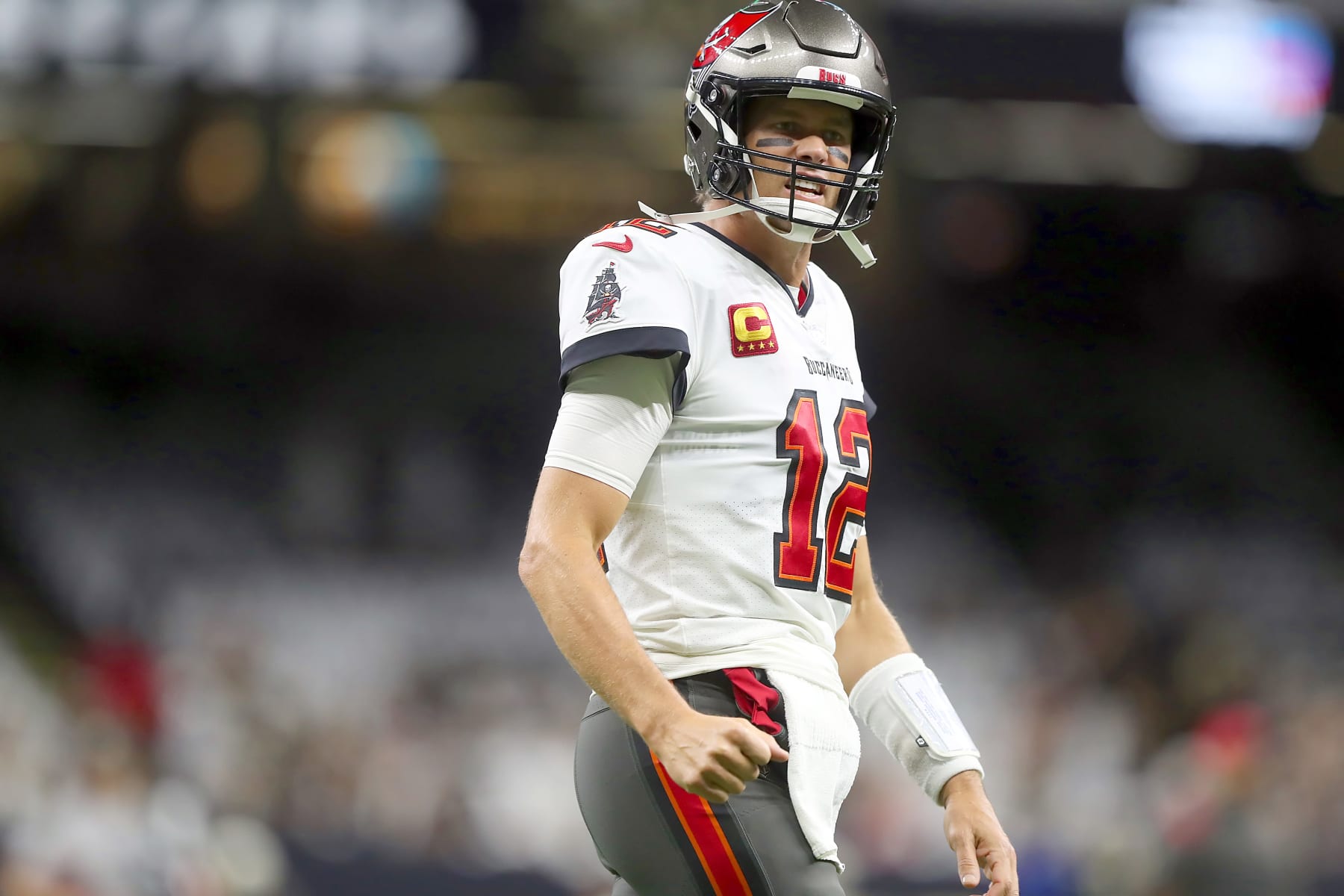 NEW ORLEANS, LA - SEPTEMBER 18: Tampa Bay Buccaneers quarterback Tom Brady (12) gets pumped up before the Tampa Bay Buccaneers-New Orleans Saints regular season game on September 18, 2022 at Caesars Superdome in New Orleans, LA. (Photo by Cliff Welch/Icon Sportswire via Getty Images)