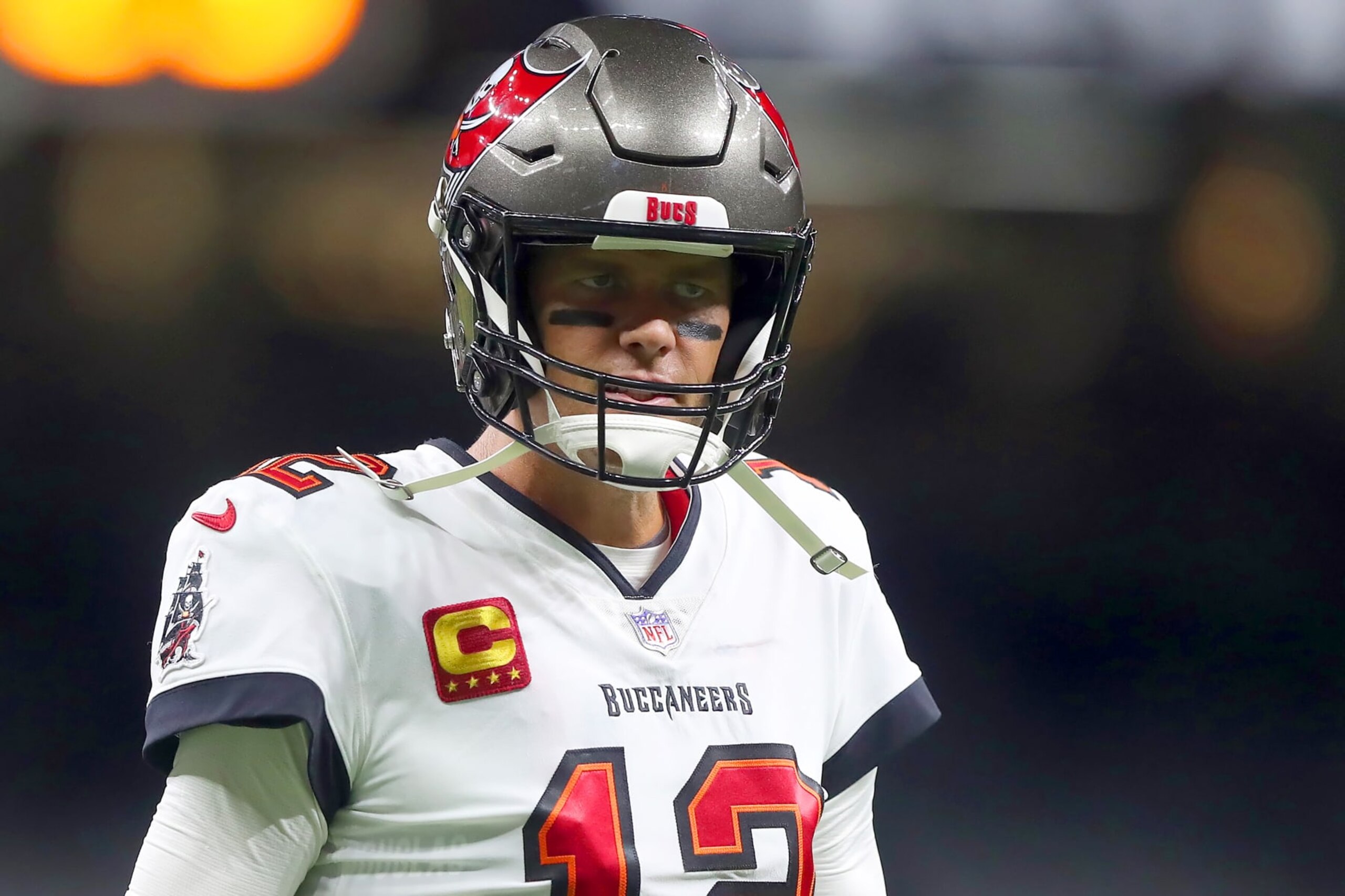 NEW ORLEANS, LA - SEPTEMBER 18: Tampa Bay Buccaneers quarterback Tom Brady (12) gets pumped up before the Tampa Bay Buccaneers-New Orleans Saints regular season game on September 18, 2022 at Caesars Superdome in New Orleans, LA. (Photo by Cliff Welch/Icon Sportswire via Getty Images)