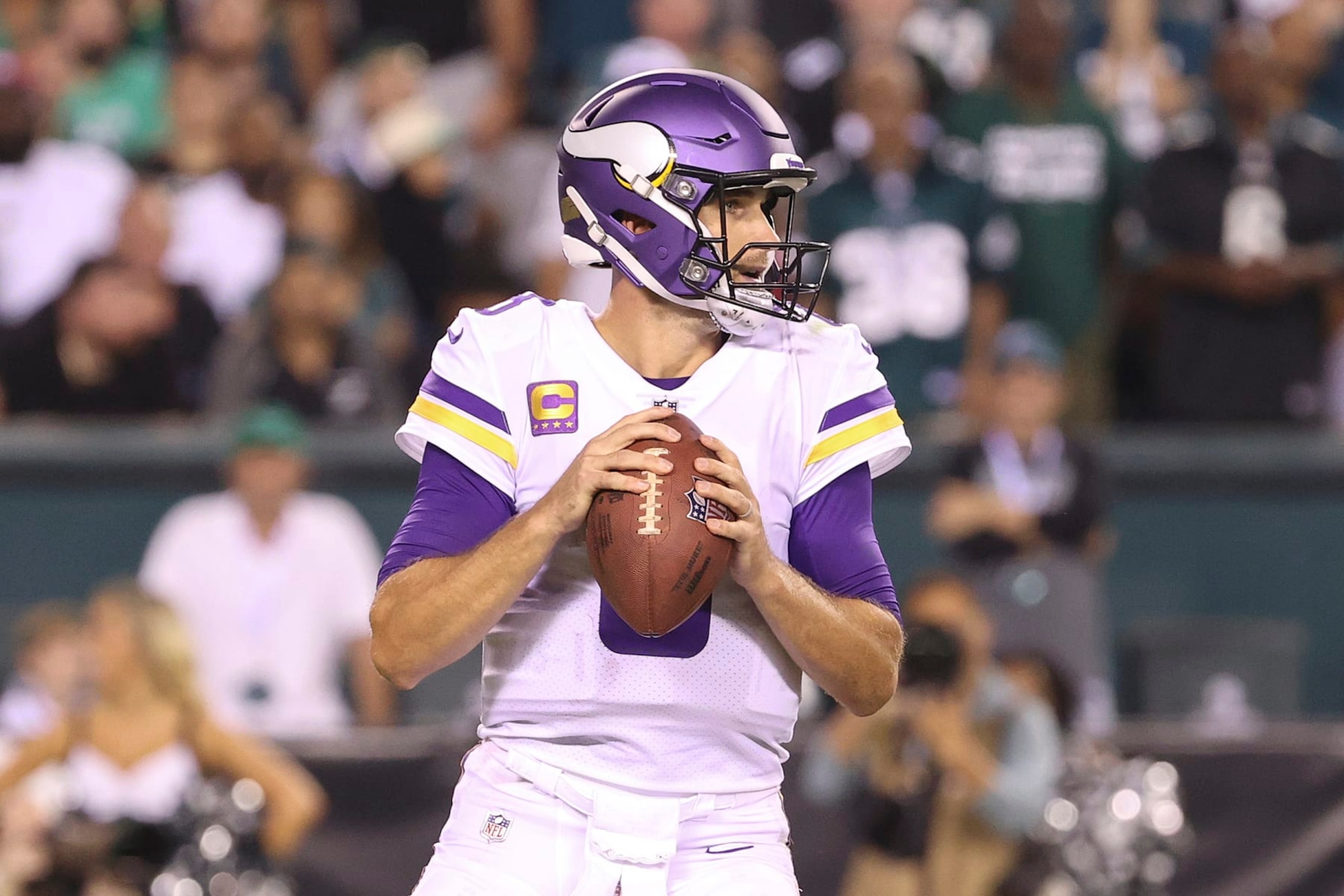 PHILADELPHIA, PENNSYLVANIA - SEPTEMBER 19: Kirk Cousins #8 of the Minnesota Vikings looks to pass against the Philadelphia Eagles at Lincoln Financial Field on September 19, 2022 in Philadelphia, Pennsylvania. (Photo by Tim Nwachukwu/Getty Images)