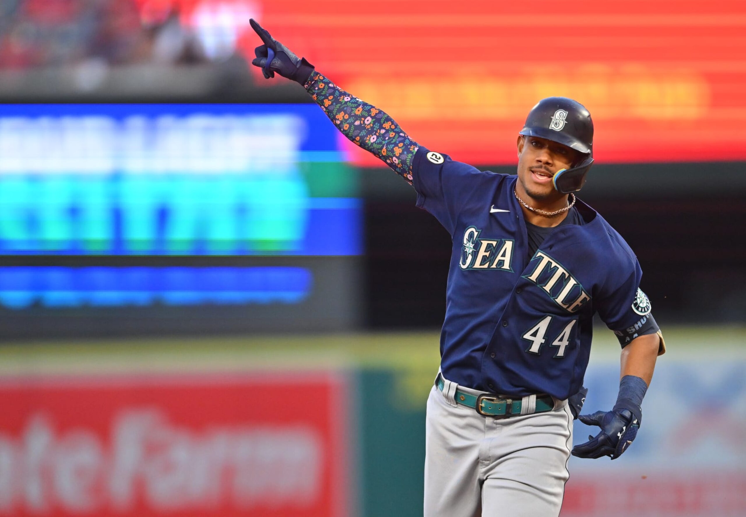 ANAHEIM, CA - SEPTEMBER 16: Julio Rodriguez #44 of the Seattle Mariners rounds the bases after hitting a solo home run in the first inning against the Los Angeles Angels at Angel Stadium of Anaheim on September 16, 2022 in Anaheim, California. (Photo by Jayne Kamin-Oncea/Getty Images) ANAHEIM, CA - SEPTEMBER 16: Julio Rodriguez #44 of the Seattle Mariners rounds the bases after hitting a solo home run in the first inning against the Los Angeles Angels at Angel Stadium of Anaheim on September 16, 2022 in Anaheim, California. (Photo by Jayne Kamin-Oncea/Getty Images)