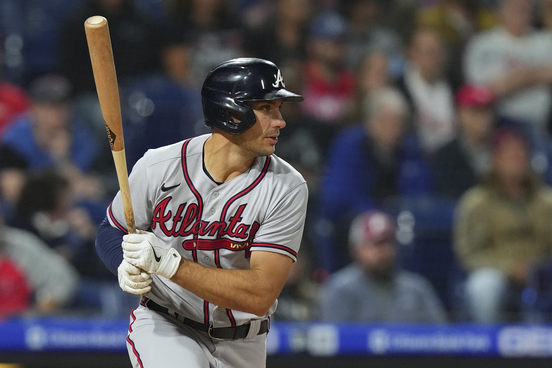 PHILADELPHIA, PA - SEPTEMBER 22: Matt Olson #28 of the Atlanta Braves bats against the Philadelphia Phillies at Citizens Bank Park on September 22, 2022 in Philadelphia, Pennsylvania. The Philadelphia Phillies defeated the Atlanta Braves 1-0. (Photo by Mitchell Leff/Getty Images)