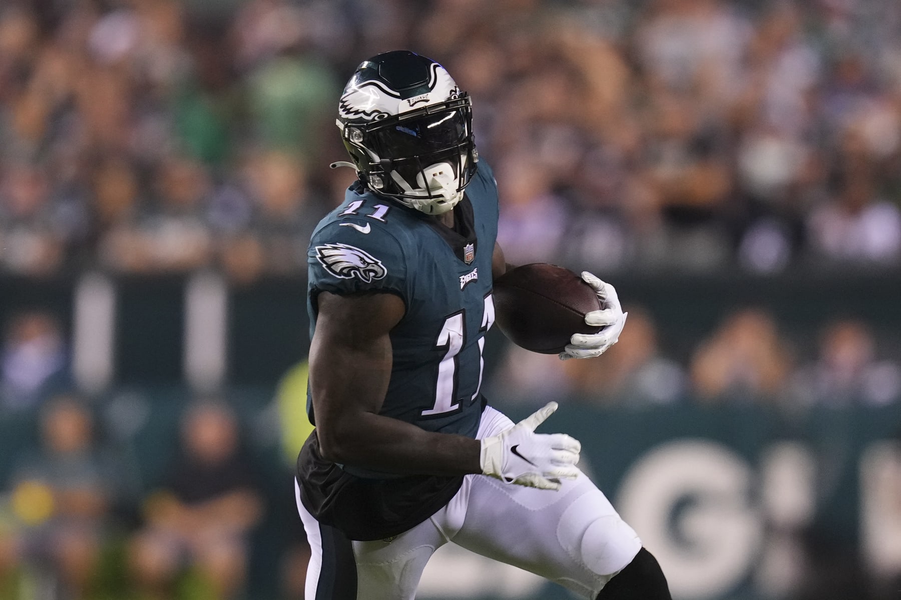 PHILADELPHIA, PA - SEPTEMBER 19: A.J. Brown #11 of the Philadelphia Eagles runs with the ball against the Minnesota Vikings at Lincoln Financial Field on September 19, 2022 in Philadelphia, Pennsylvania. (Photo by Mitchell Leff/Getty Images)