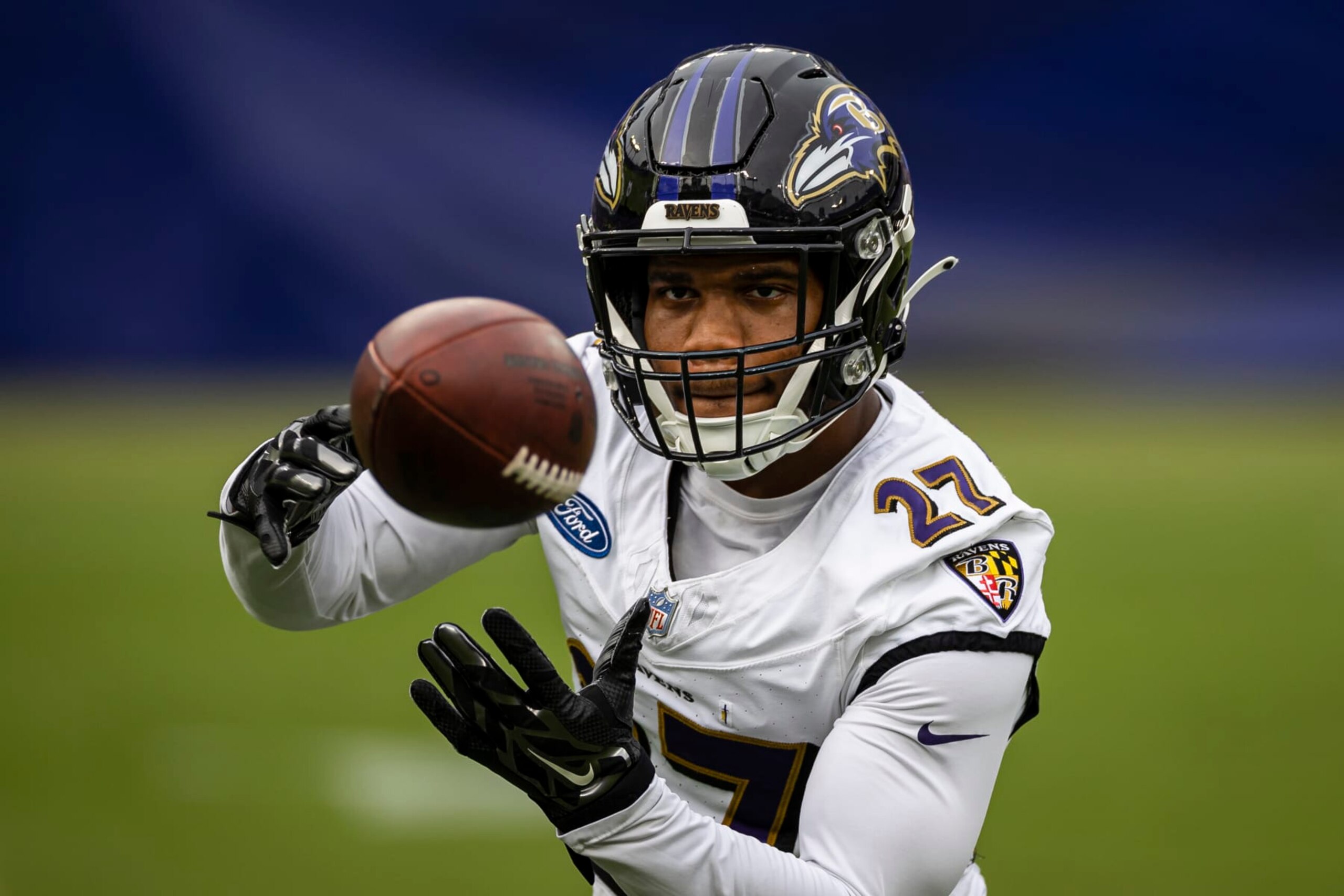 BALTIMORE, MD - JULY 31: J.K. Dobbins #27 of the Baltimore Ravens catches a pass during training camp at M&T Bank Stadium on July 31, 2021 in Baltimore, Maryland. (Photo by Scott Taetsch/Getty Images)
