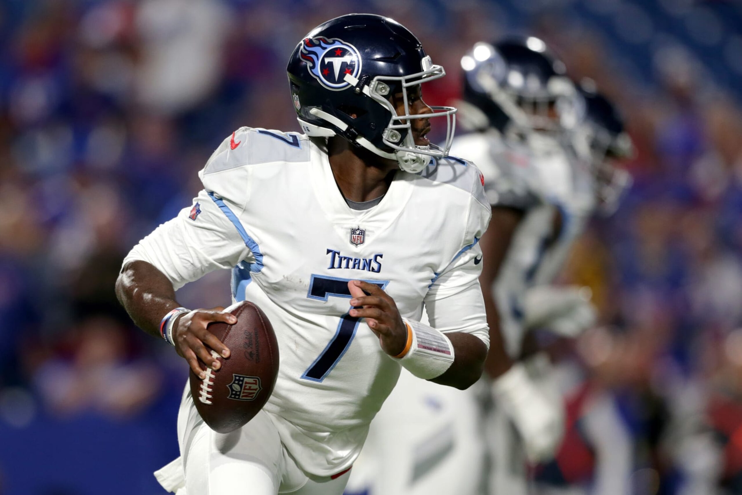 ORCHARD PARK, NEW YORK - SEPTEMBER 19: Malik Willis #7 of the Tennessee Titans looks to pass against the Buffalo Bills during the fourth quarter of the game at Highmark Stadium on September 19, 2022 in Orchard Park, New York. (Photo by Joshua Bessex/Getty Images) ORCHARD PARK, NEW YORK - SEPTEMBER 19: Malik Willis #7 of the Tennessee Titans looks to pass against the Buffalo Bills during the fourth quarter of the game at Highmark Stadium on September 19, 2022 in Orchard Park, New York. (Photo by Joshua Bessex/Getty Images)
