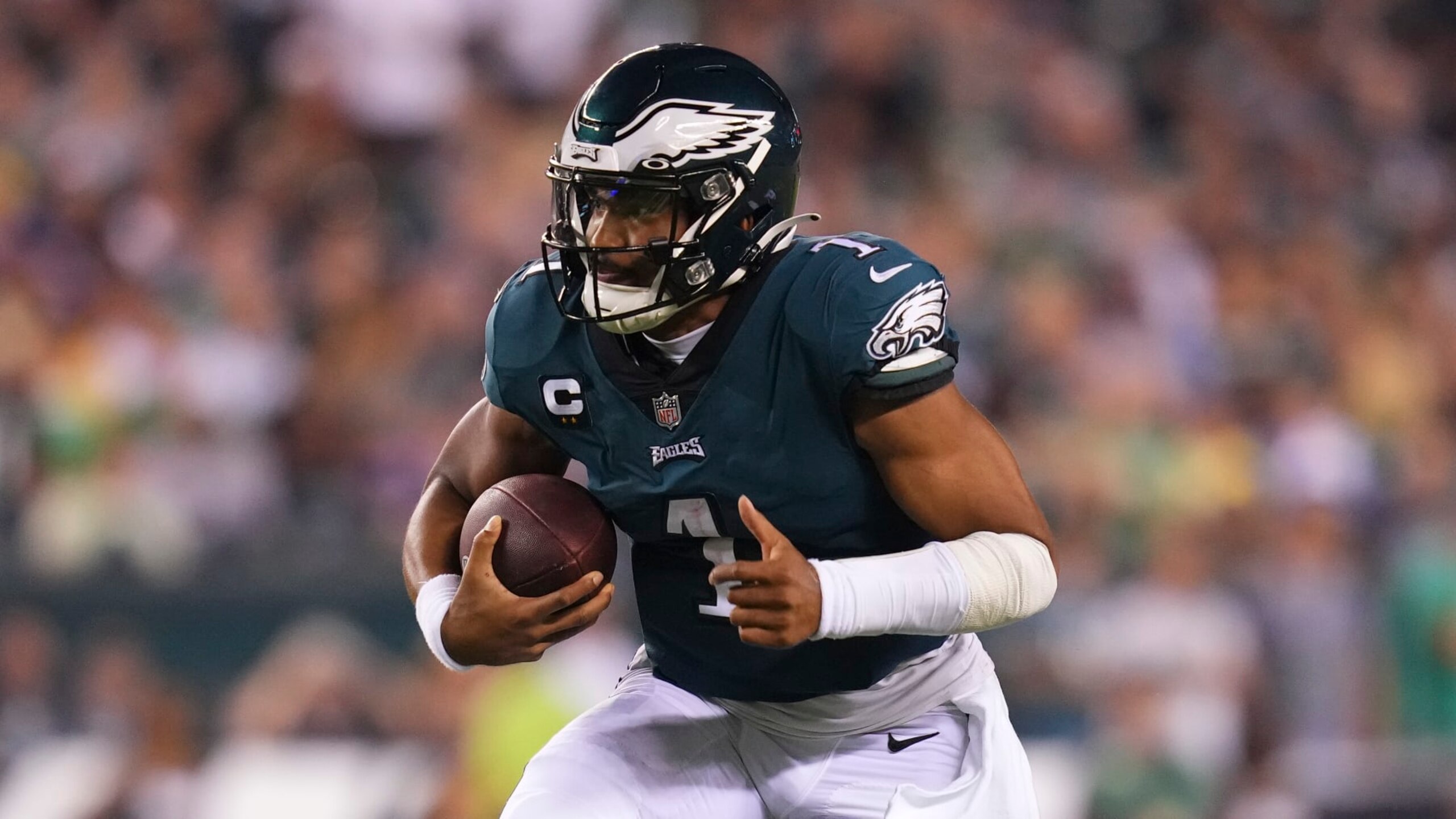 PHILADELPHIA, PA - SEPTEMBER 19: Jalen Hurts #1 of the Philadelphia Eagles runs the ball against the Minnesota Vikings at Lincoln Financial Field on September 19, 2022 in Philadelphia, Pennsylvania. (Photo by Mitchell Leff/Getty Images)