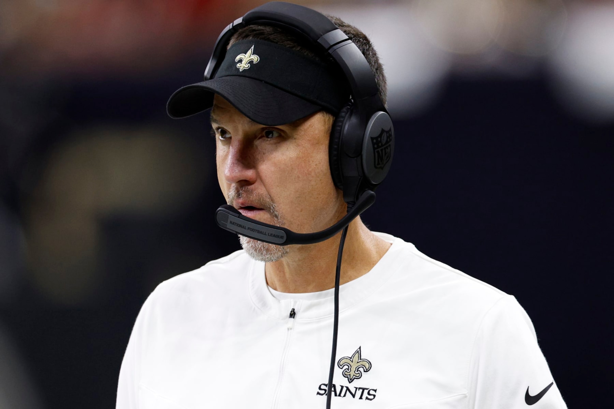 NEW ORLEANS, LOUISIANA - SEPTEMBER 18: Head coach Dennis Allen of the New Orleans Saints looks on during the game against the Tampa Bay Buccaneers at Caesars Superdome on September 18, 2022 in New Orleans, Louisiana. (Photo by Chris Graythen/Getty Images) NEW ORLEANS, LOUISIANA - SEPTEMBER 18: Head coach Dennis Allen of the New Orleans Saints looks on during the game against the Tampa Bay Buccaneers at Caesars Superdome on September 18, 2022 in New Orleans, Louisiana. (Photo by Chris Graythen/Getty Images)