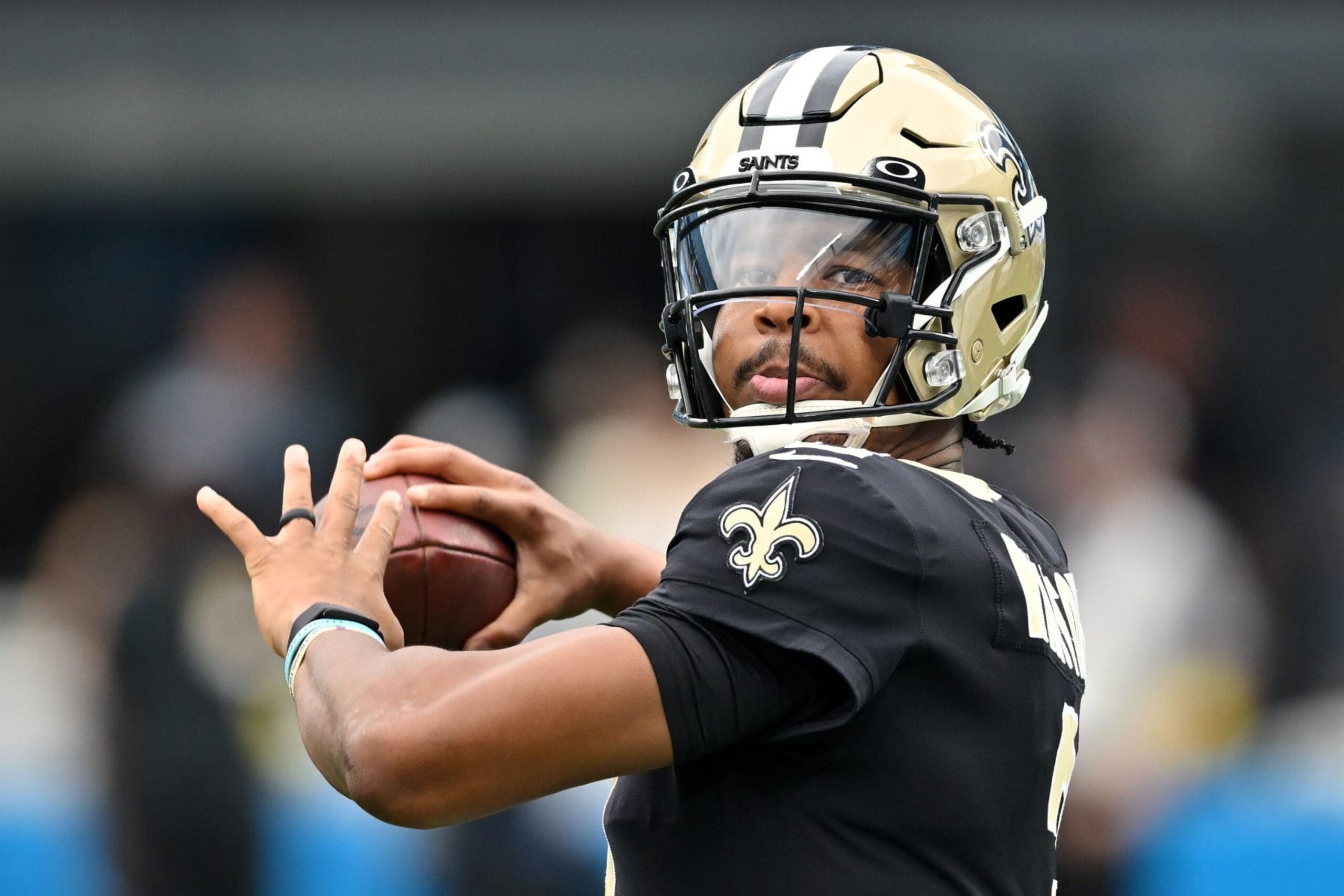 CHARLOTTE, NORTH CAROLINA - SEPTEMBER 25: Jameis Winston #2 of the New Orleans Saints warms up before the game against the Carolina Panthers at Bank of America Stadium on September 25, 2022 in Charlotte, North Carolina. (Photo by Grant Halverson/Getty Images)
