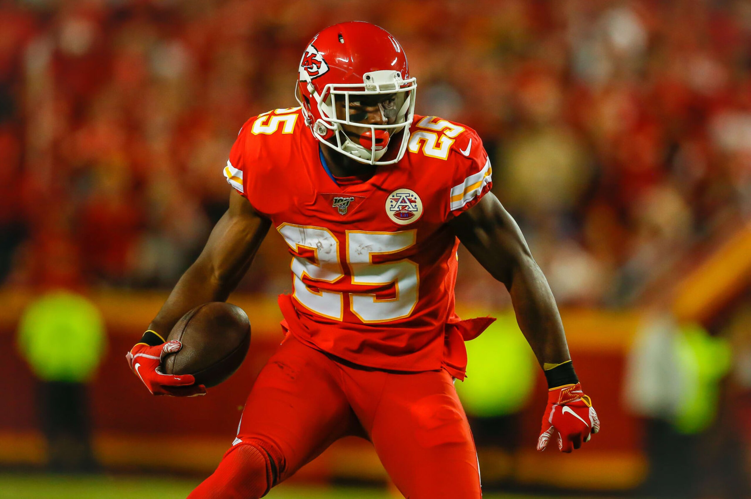 KANSAS CITY, MO - OCTOBER 06: LeSean McCoy #25 of the Kansas City Chiefs runs after a pass reception in the second quarter against the Indianapolis Colts at Arrowhead Stadium on October 6, 2019 in Kansas City, Missouri. (Photo by David Eulitt/Getty Images) KANSAS CITY, MO - OCTOBER 06: LeSean McCoy #25 of the Kansas City Chiefs runs after a pass reception in the second quarter against the Indianapolis Colts at Arrowhead Stadium on October 6, 2019 in Kansas City, Missouri. (Photo by David Eulitt/Getty Images)