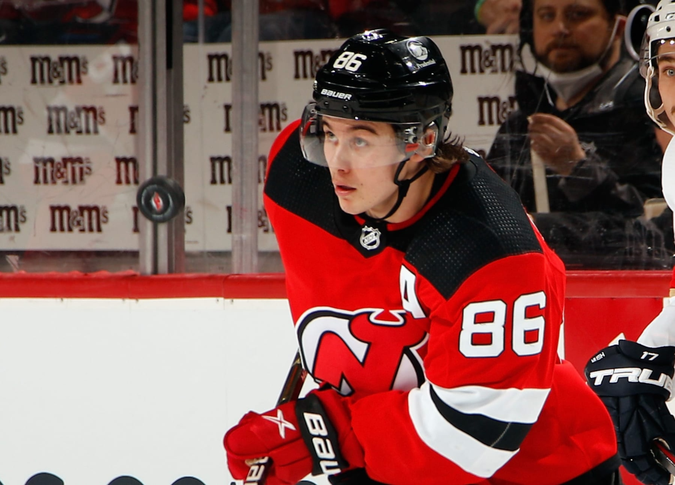 NEWARK, NEW JERSEY - APRIL 02: Jack Hughes #86 of the New Jersey Devils skates against the Florida Panthers at the Prudential Center on April 02, 2022 in Newark, New Jersey. (Photo by Bruce Bennett/Getty Images)