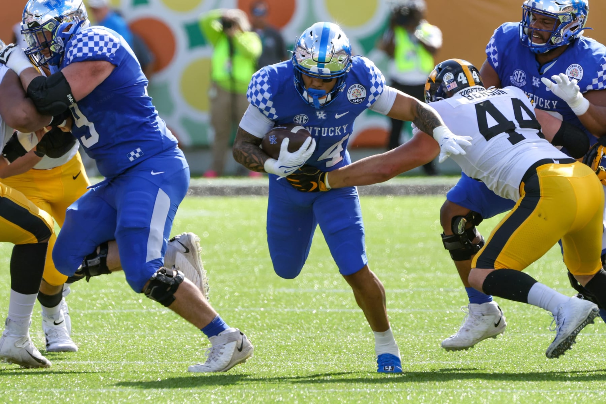 ORLANDO, FL - JANUARY 01: Kentucky Wildcats running back Chris Rodriguez Jr. (24) runs the ball during the Vrbo Citrus Bowl game between the Iowa Hawkeyes and the Kentucky Wildcats on January 1, 2022 at Camping World Stadium in Orlando FL. (Photo by Joe Petro/Icon Sportswire via Getty Images) ORLANDO, FL - JANUARY 01: Kentucky Wildcats running back Chris Rodriguez Jr. (24) runs the ball during the Vrbo Citrus Bowl game between the Iowa Hawkeyes and the Kentucky Wildcats on January 1, 2022 at Camping World Stadium in Orlando FL. (Photo by Joe Petro/Icon Sportswire via Getty Images)