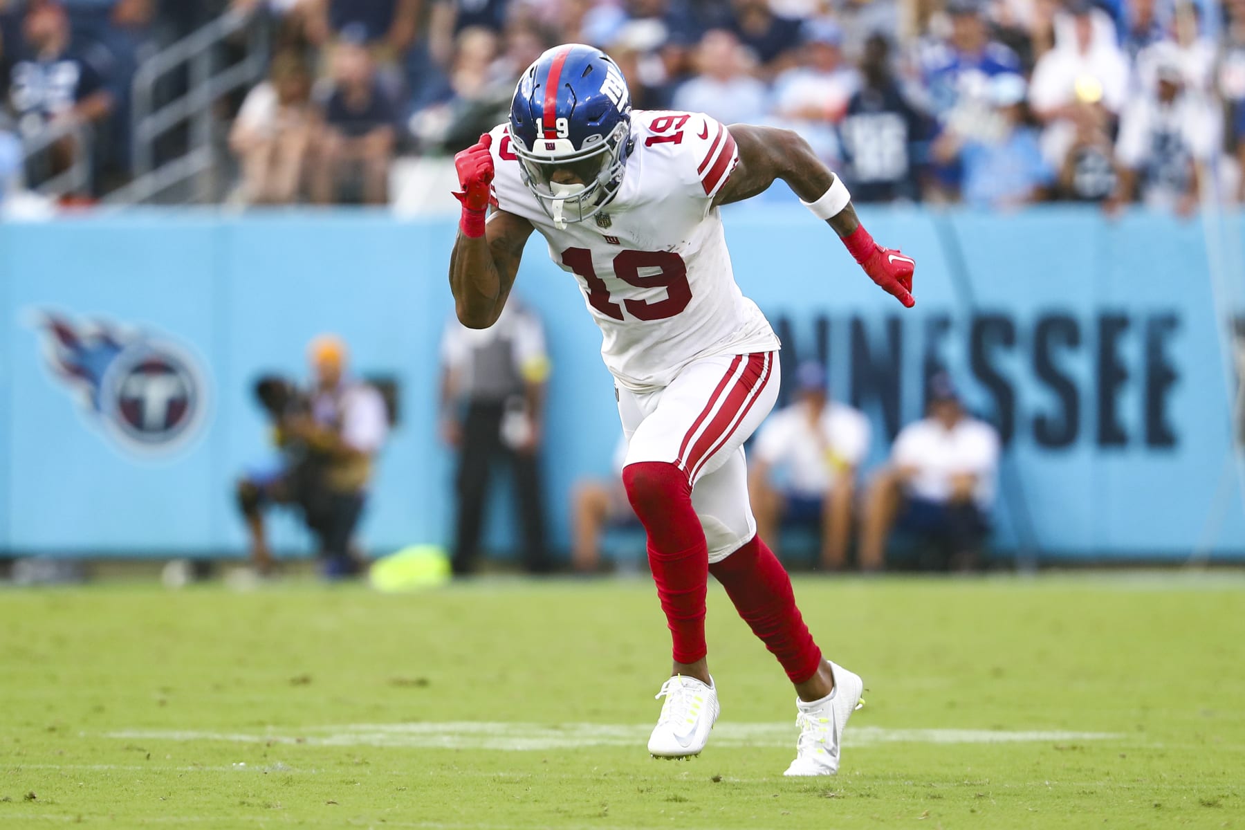 NASHVILLE, FL - SEPTEMBER 11: Kenny Golladay #19 of the New York Giants runs downfield during an NFL football game against the Tennessee Titans at Nissan Stadium on September 11, 2022 in Nashville, Tennessee. (Photo by Kevin Sabitus/Getty Images)