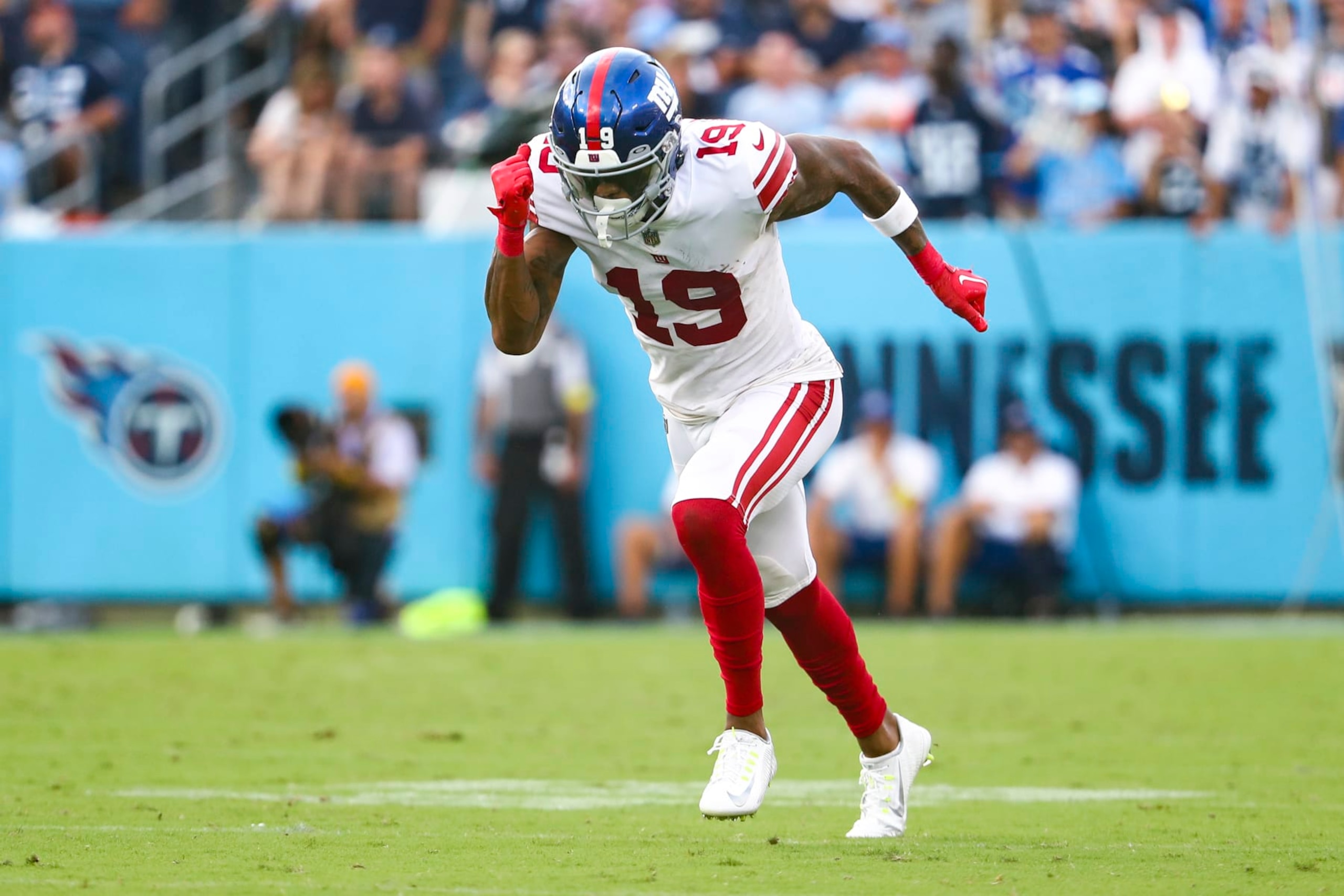 NASHVILLE, FL - SEPTEMBER 11: Kenny Golladay #19 of the New York Giants runs downfield during an NFL football game against the Tennessee Titans at Nissan Stadium on September 11, 2022 in Nashville, Tennessee. (Photo by Kevin Sabitus/Getty Images)