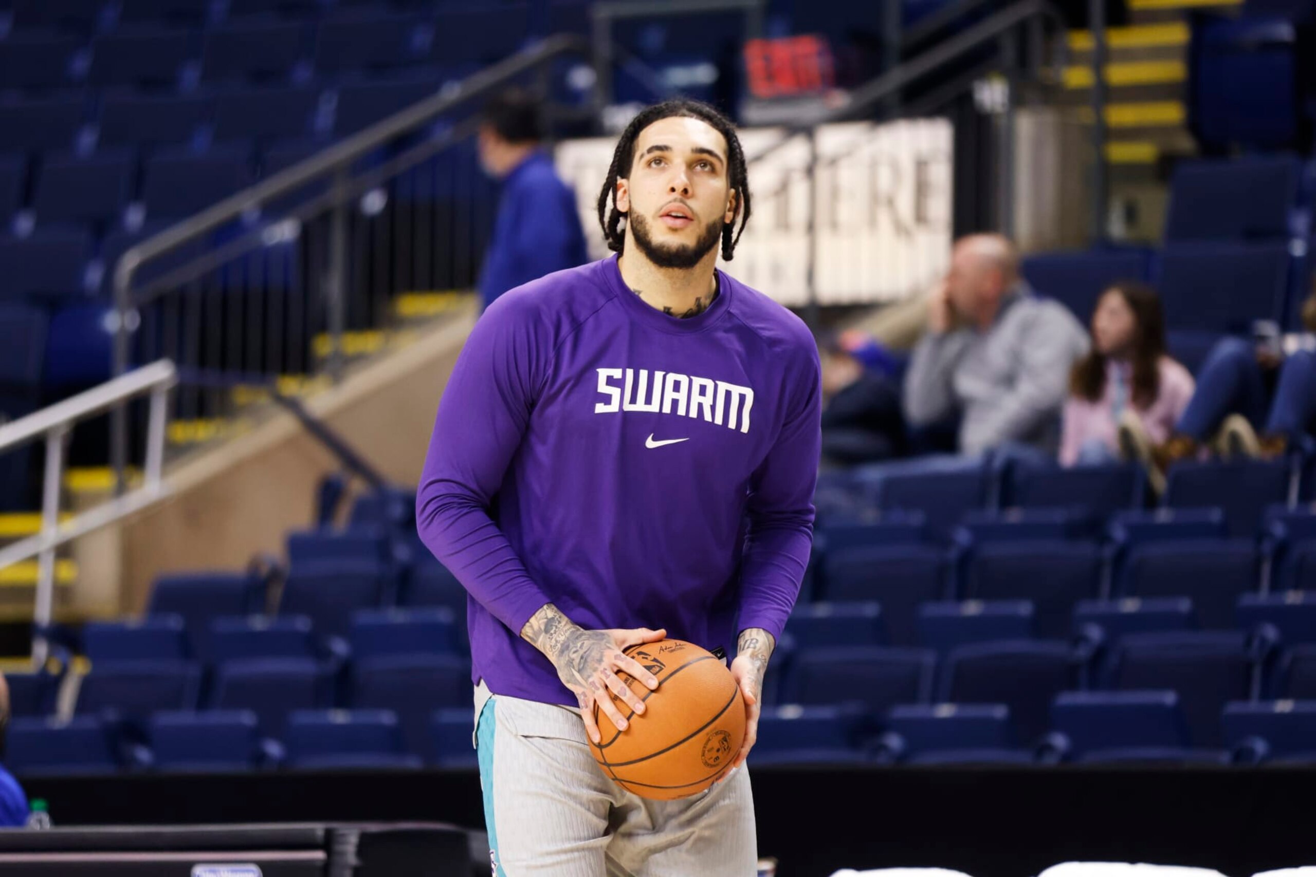 BRIDGEPORT, CT - MARCH 8:  LiAngelo Ball #3 of the Greensboro Swarm warms up prior to the game against the Westchester Knicks on March 8th, 2022 at Webster Bank Arena in Bridgeport, Connecticut. NOTE TO USER: User expressly acknowledges and agrees that, by downloading and/or using this Photograph, user is consenting to the terms and conditions of the Getty Images License Agreement. Mandatory Copyright Notice: Copyright 2021 NBAE (Photo by Johnnie Izquierdo/NBAE via Getty Images)