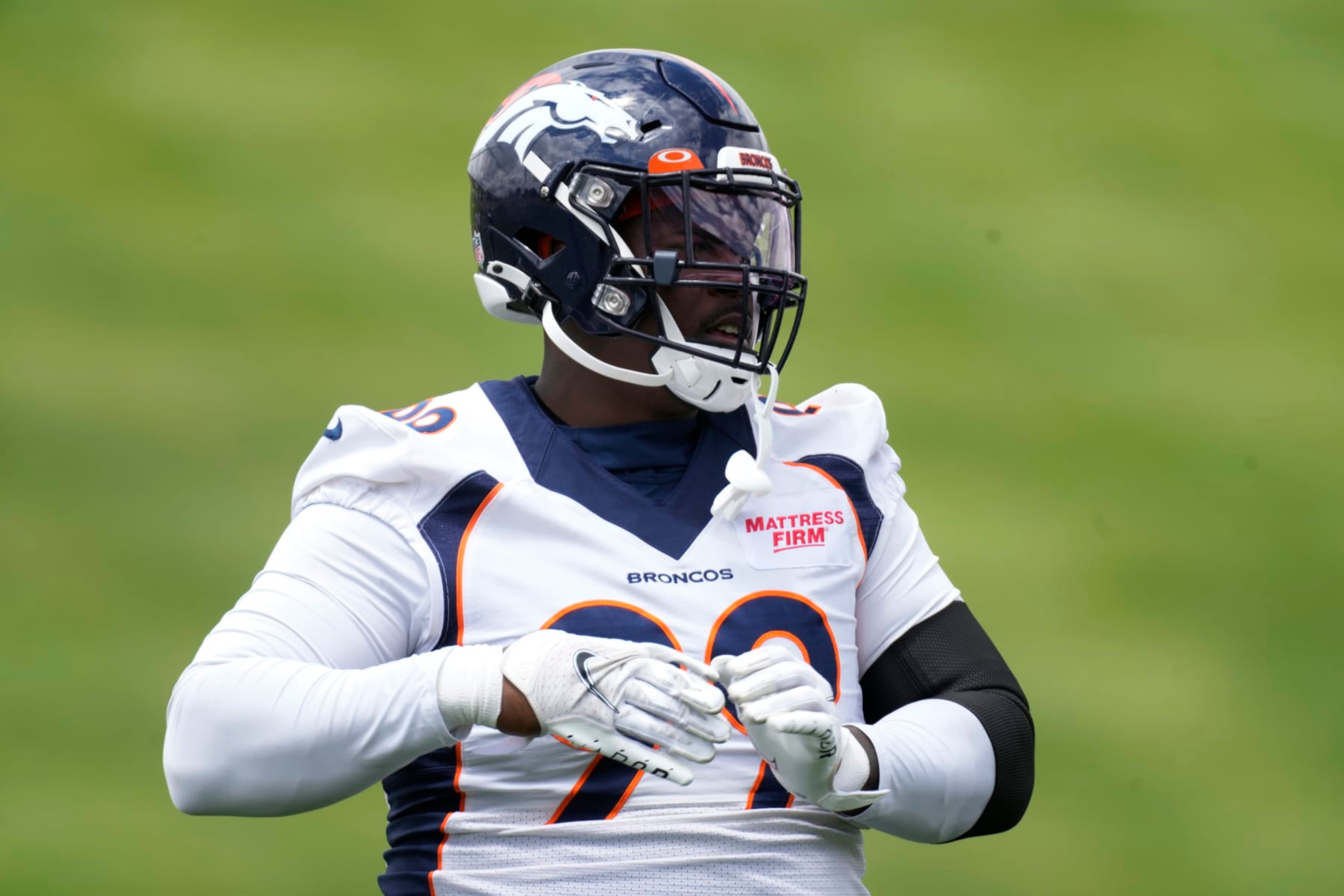 Denver Broncos defensive lineman DeShawn Williams takes part in drills Tuesday, May 31, 2022, at the NFL football team's headquarters in Centennial, Colo. (AP Photo/David Zalubowski) Denver Broncos defensive lineman DeShawn Williams takes part in drills Tuesday, May 31, 2022, at the NFL football team's headquarters in Centennial, Colo. (AP Photo/David Zalubowski)