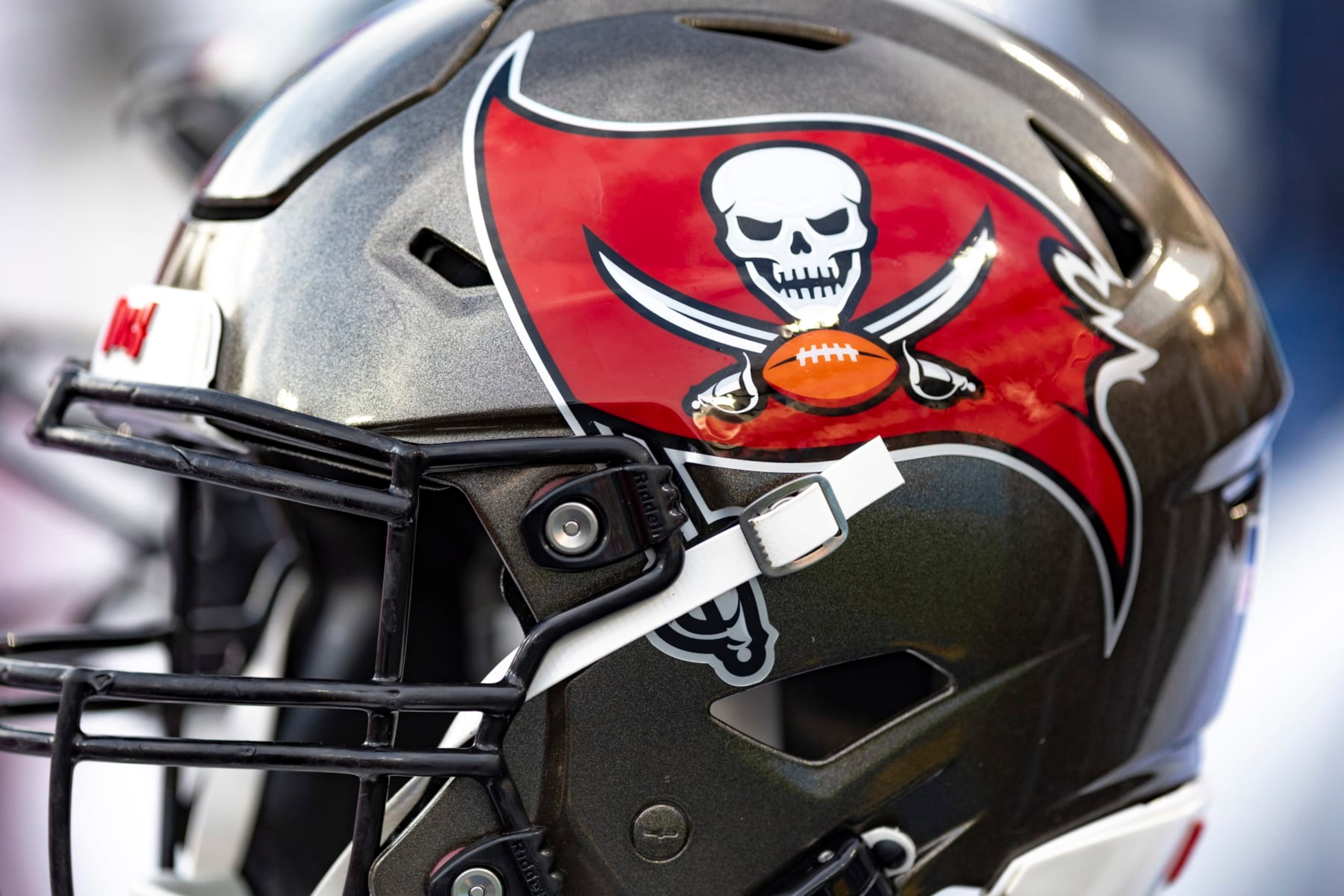 NASHVILLE, TENNESSEE - AUGUST 20: Helmet of the Tampa Bay Buccaneers during a preseason game against the Tennessee Titans at Nissan Stadium on August 20, 2022 in Nashville, Tennessee. The Titans defeated the Buccaneers 13-3.  (Photo by Wesley Hitt/Getty Images)