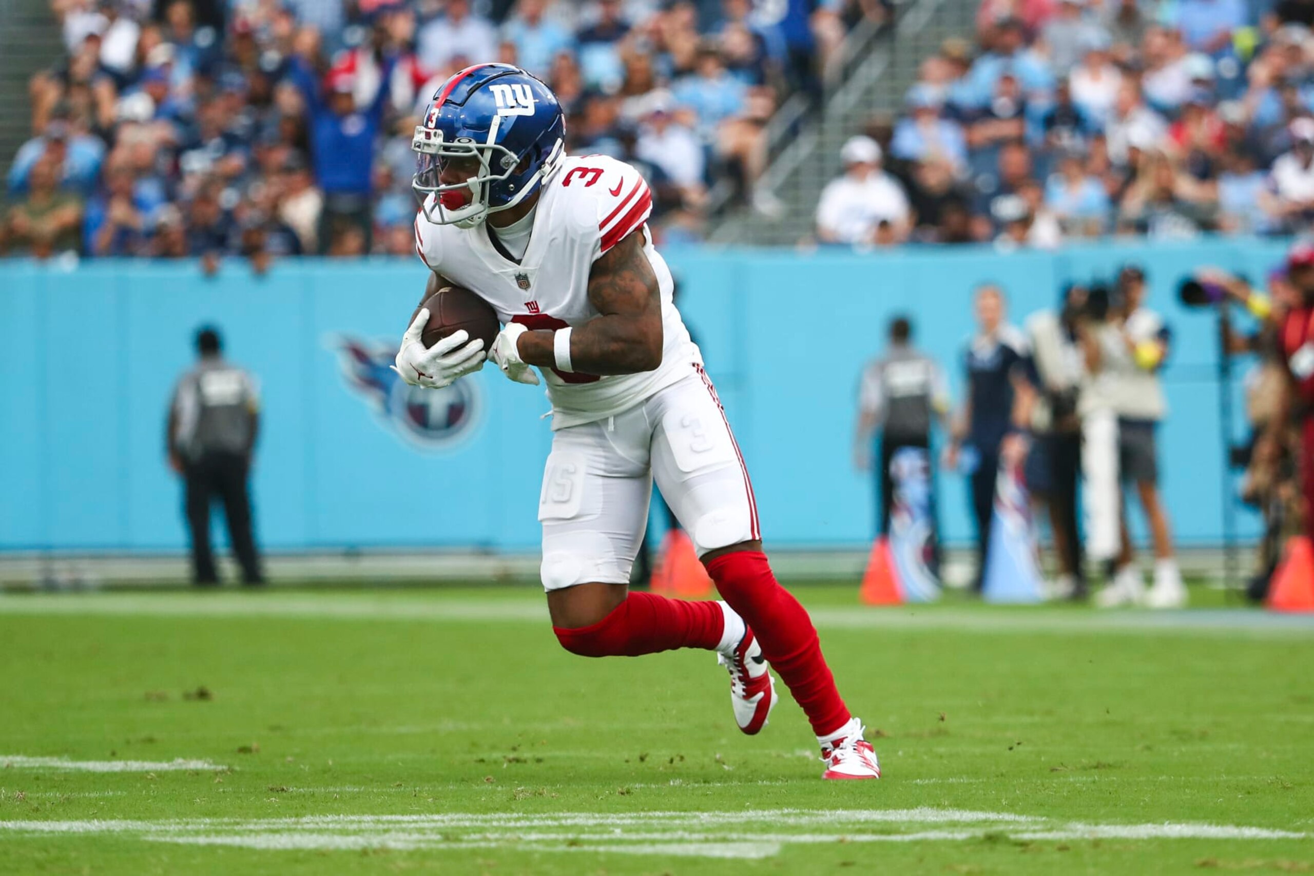 NASHVILLE, FL - SEPTEMBER 11: Sterling Shepard #3 of the New York Giants carries the ball during an NFL football game against the Tennessee Titans at Nissan Stadium on September 11, 2022 in Nashville, Tennessee. (Photo by Kevin Sabitus/Getty Images)