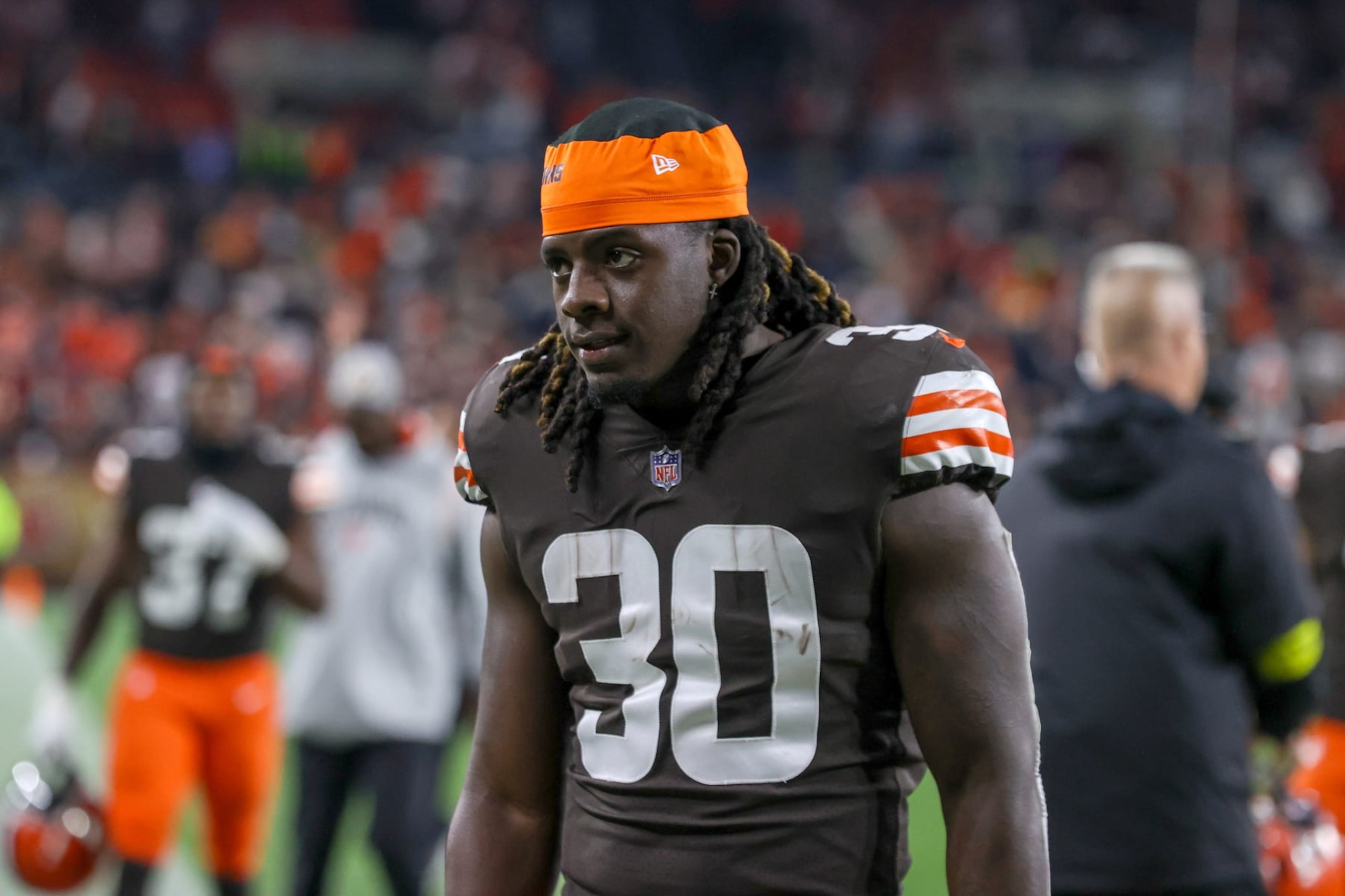 CLEVELAND, OH - SEPTEMBER 22: Cleveland Browns running back D'Ernest Johnson (30) leaves the field following the National Football League game between the Pittsburgh Steelers and Cleveland Browns on September 22, 2022, at FirstEnergy Stadium in Cleveland, OH. (Photo by Frank Jansky/Icon Sportswire via Getty Images) CLEVELAND, OH - SEPTEMBER 22: Cleveland Browns running back D'Ernest Johnson (30) leaves the field following the National Football League game between the Pittsburgh Steelers and Cleveland Browns on September 22, 2022, at FirstEnergy Stadium in Cleveland, OH. (Photo by Frank Jansky/Icon Sportswire via Getty Images)