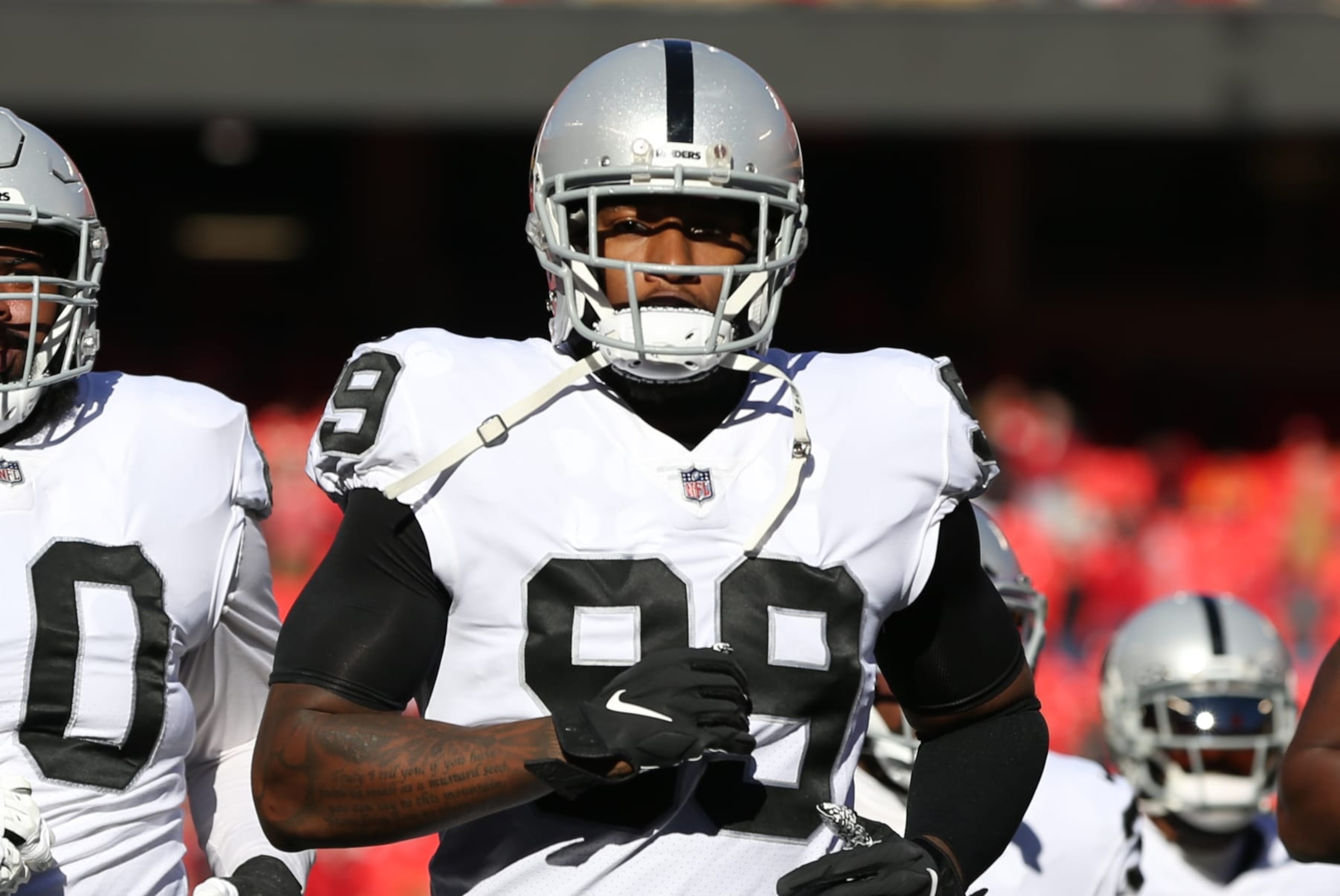 KANSAS CITY, MO - DECEMBER 12: Las Vegas Raiders defensive end Clelin Ferrell (99) before an NFL game between the Las Vegas Raiders and Kansas City Chiefs on Dec 12, 2021 at GEHA Field at Arrowhead Stadium in Kansas City, MO. (Photo by Scott Winters/Icon Sportswire via Getty Images) KANSAS CITY, MO - DECEMBER 12: Las Vegas Raiders defensive end Clelin Ferrell (99) before an NFL game between the Las Vegas Raiders and Kansas City Chiefs on Dec 12, 2021 at GEHA Field at Arrowhead Stadium in Kansas City, MO. (Photo by Scott Winters/Icon Sportswire via Getty Images)