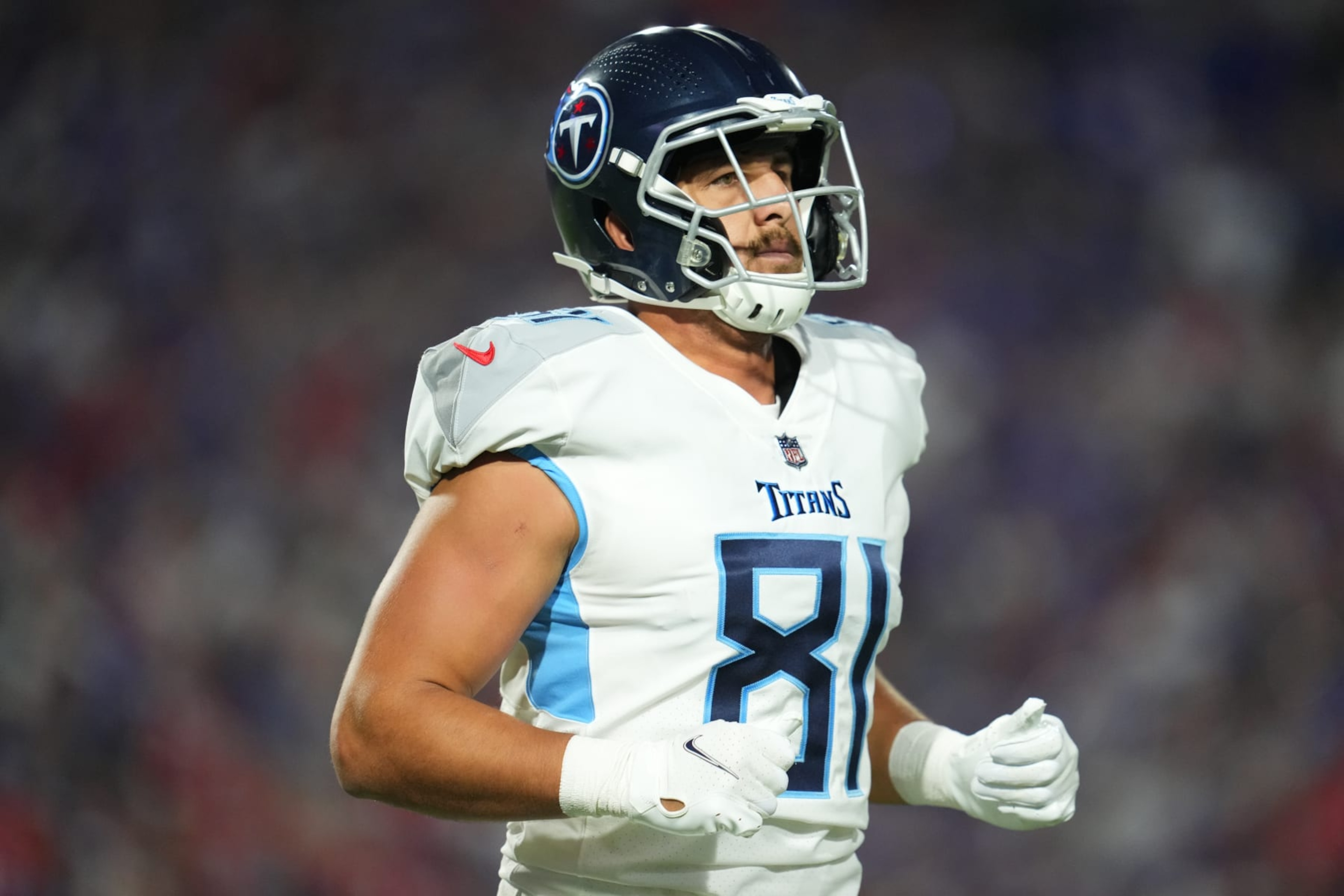 ORCHARD PARK, NY - SEPTEMBER 19: Austin Hooper #81 of the Tennessee Titans gets set against the Buffalo Bills at Highmark Stadium on September 19, 2022 in Orchard Park, New York. (Photo by Cooper Neill/Getty Images) ORCHARD PARK, NY - SEPTEMBER 19: Austin Hooper #81 of the Tennessee Titans gets set against the Buffalo Bills at Highmark Stadium on September 19, 2022 in Orchard Park, New York. (Photo by Cooper Neill/Getty Images)