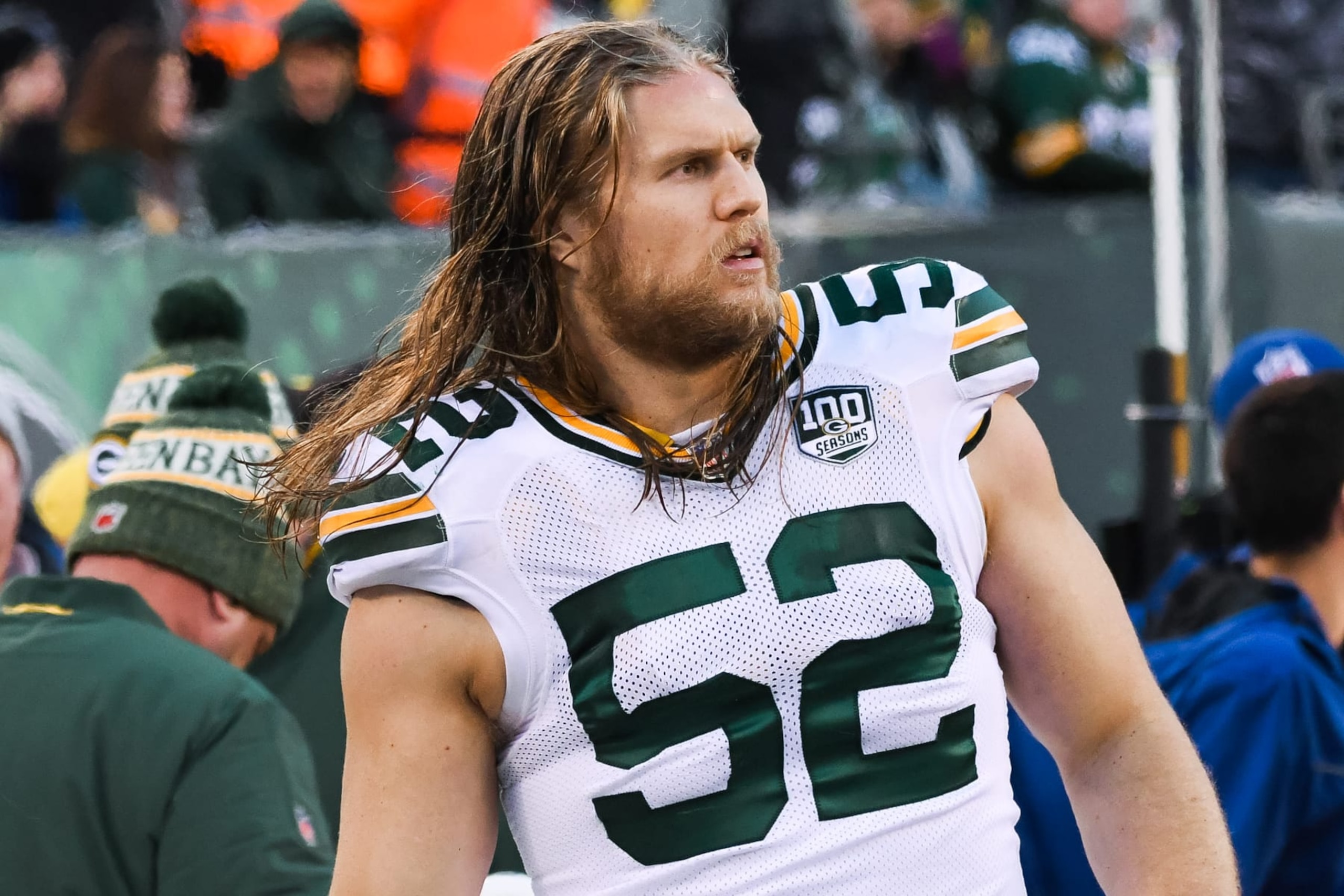 EAST RUTHERFORD, NJ - DECEMBER 23: Look on Green Bay Packers Linebacker Clay Matthews (52) without his helmet on during the Green Bay Packers versus the New York Jets game on December 23, 2018, at MetLife Stadium in East Rutherford, NJ (Photo by David Kirouac/Icon Sportswire via Getty Images)