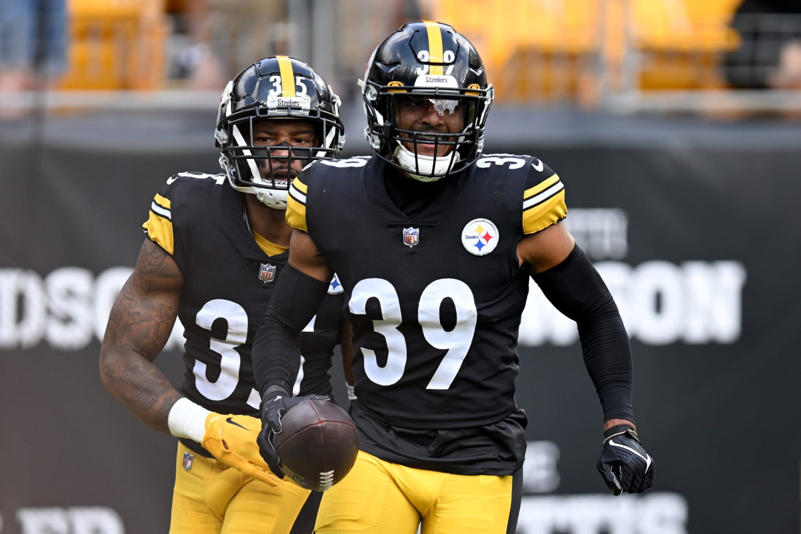PITTSBURGH, PENNSYLVANIA - SEPTEMBER 18: Minkah Fitzpatrick #39 of the Pittsburgh Steelers reacts after a play during the first half in the game against the New England Patriots at Acrisure Stadium on September 18, 2022 in Pittsburgh, Pennsylvania. (Photo by Joe Sargent/Getty Images) PITTSBURGH, PENNSYLVANIA - SEPTEMBER 18: Minkah Fitzpatrick #39 of the Pittsburgh Steelers reacts after a play during the first half in the game against the New England Patriots at Acrisure Stadium on September 18, 2022 in Pittsburgh, Pennsylvania. (Photo by Joe Sargent/Getty Images)