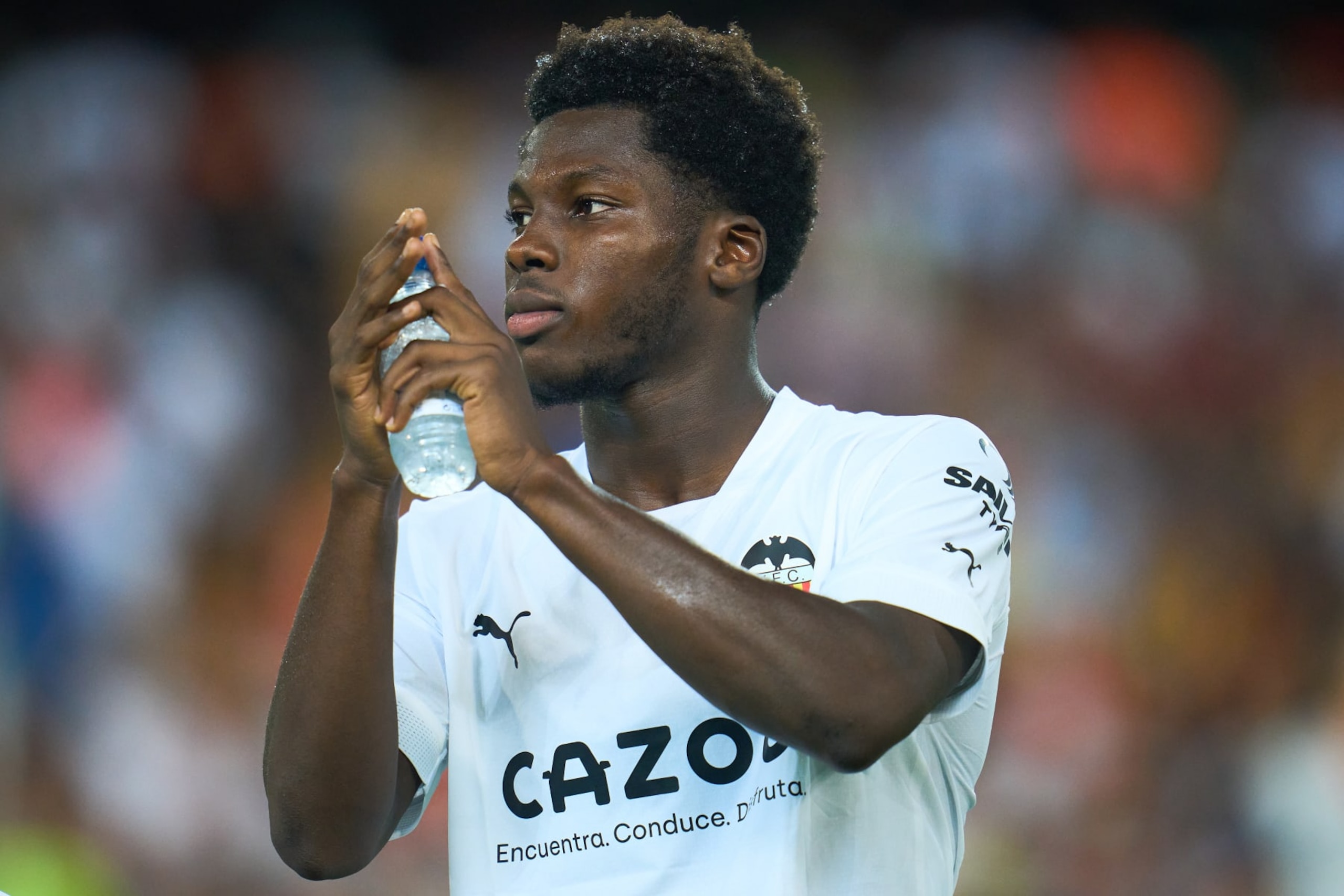 VALENCIA, SPAIN - AUGUST 29: Yunus Musah of Valencia CF looks on during the LaLiga Santander match between Valencia CF and Atletico de Madrid at Estadio Mestalla on August 29, 2022 in Valencia, Spain. (Photo by Aitor Alcalde Colomer/Getty Images) VALENCIA, SPAIN - AUGUST 29: Yunus Musah of Valencia CF looks on during the LaLiga Santander match between Valencia CF and Atletico de Madrid at Estadio Mestalla on August 29, 2022 in Valencia, Spain. (Photo by Aitor Alcalde Colomer/Getty Images)