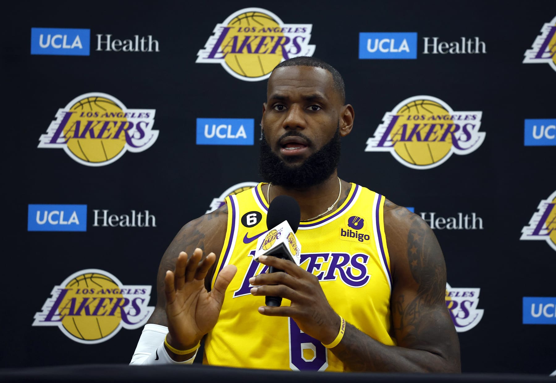 EL SEGUNDO, CALIFORNIA - SEPTEMBER 26:  LeBron James #6 of the Los Angeles Lakers speaks with the media during Los Angeles Lakers media day at UCLA Health Training Center on September 26, 2022 in El Segundo, California.  NOTE TO USER: User expressly acknowledges and agrees that, by downloading and/or using this photograph, user is consenting to the terms and conditions of the Getty Images License Agreement. (Photo by Ronald Martinez/Getty Images)
