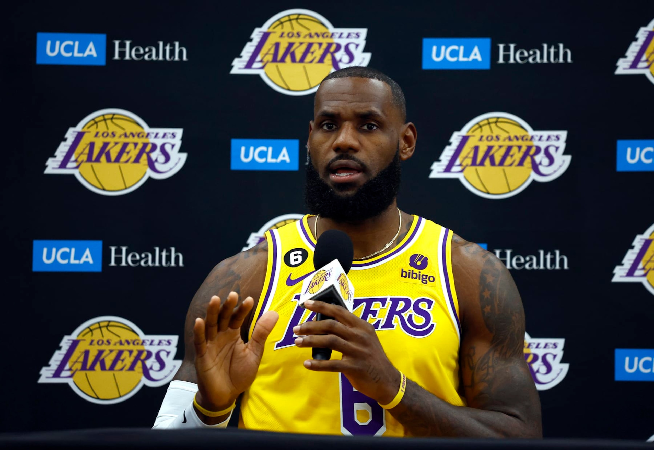 EL SEGUNDO, CALIFORNIA - SEPTEMBER 26:  LeBron James #6 of the Los Angeles Lakers speaks with the media during Los Angeles Lakers media day at UCLA Health Training Center on September 26, 2022 in El Segundo, California.  NOTE TO USER: User expressly acknowledges and agrees that, by downloading and/or using this photograph, user is consenting to the terms and conditions of the Getty Images License Agreement. (Photo by Ronald Martinez/Getty Images)