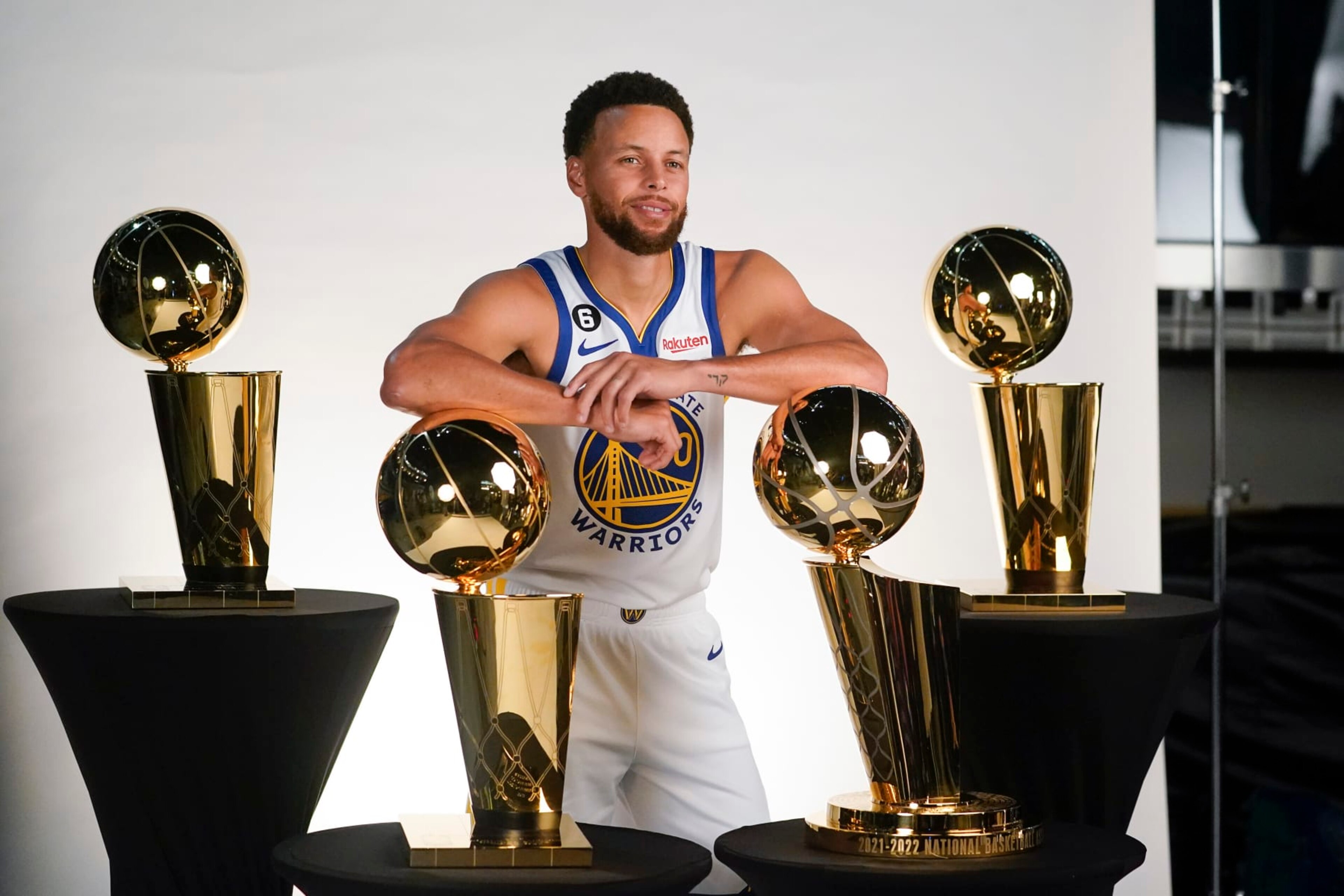 Golden State Warriors guard Stephen Curry poses for a photograph during an NBA basketball media day in San Francisco, Sunday, Sept. 25, 2022. (AP Photo/Godofredo A. Vásquez) Golden State Warriors guard Stephen Curry poses for a photograph during an NBA basketball media day in San Francisco, Sunday, Sept. 25, 2022. (AP Photo/Godofredo A. Vásquez)