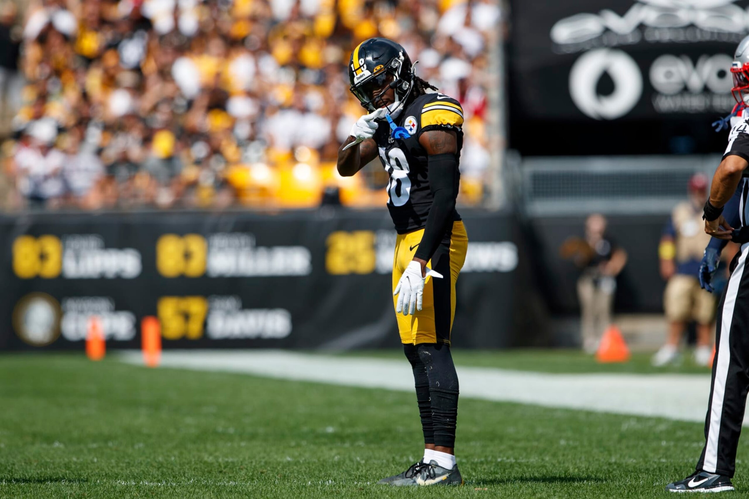 Pittsburgh Steelers wide receiver Diontae Johnson (18) signals for a first down during an NFL football game, Sunday, Sept. 18, 2022, in Pittsburgh, PA. (AP Photo/Matt Durisko)