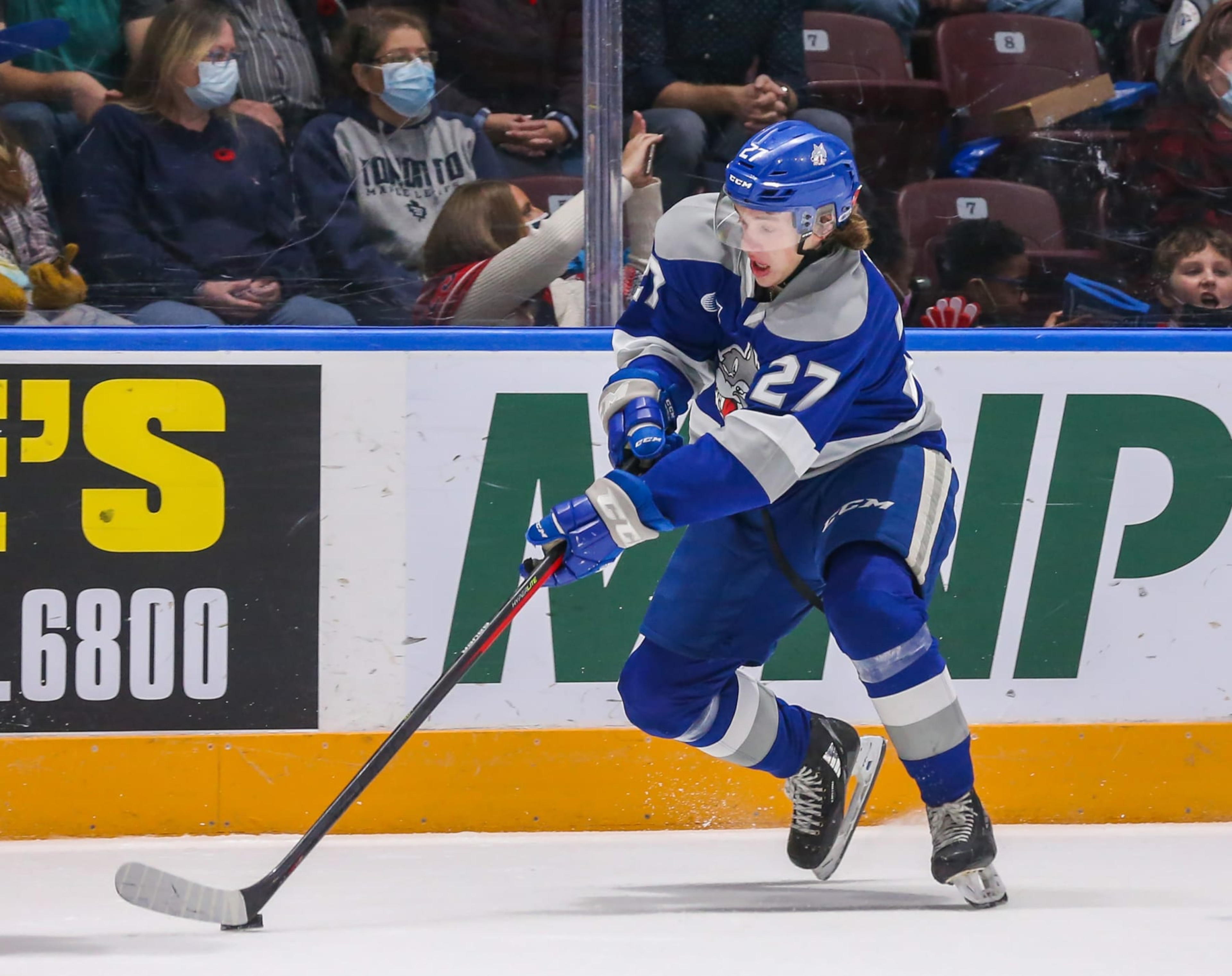 OSHAWA, ONTARIO - NOVEMBER 07: Quentin Musty #27 of the Sudbury Wolves skates against the Oshawa Generals at Tribute Communities Centre on November 07, 2021 in Oshawa, Ontario. (Photo by Chris Tanouye/Getty Images)