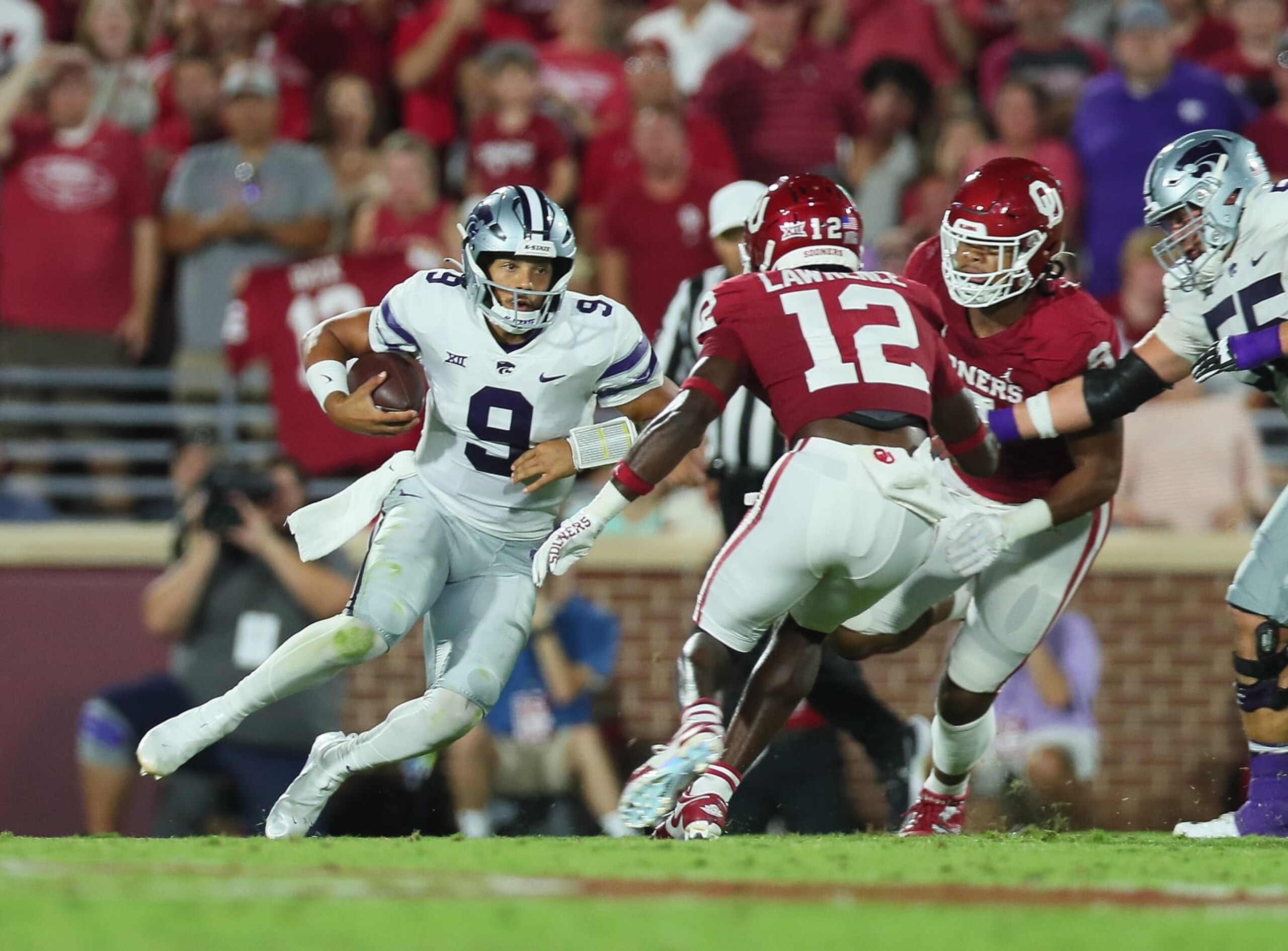 NORMAN, OK - SEPTEMBER 24: Kansas State Wildcats QB Martinez, Adrian (09) during a game between the Oklahoma Sooners and the Kansas State Wildcats at Gaylord Memorial Stadium in Norman, Oklahoma on September 24, 2022. (Photo by David Stacy/Icon Sportswire via Getty Images)
