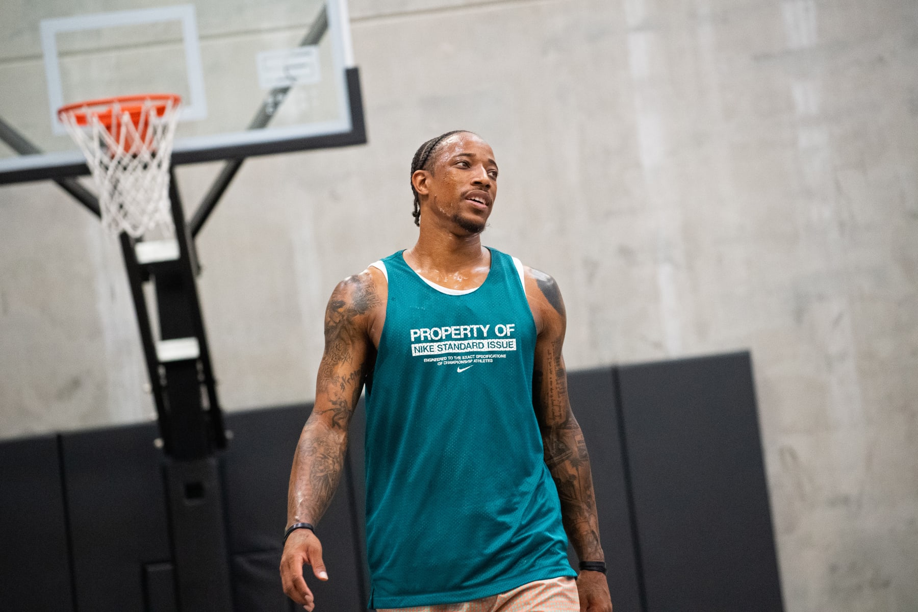 LOS ANGELES, CA - AUGUST 16: A behind the scenes photo of a DeMar DeRozan #11 of the Chicago Bulls workout on August 16, 2022 in Los Angeles, California. NOTE TO USER: User expressly acknowledges and agrees that, by downloading and/or using this Photograph, user is consenting to the terms and conditions of the Getty Images License Agreement. Mandatory Copyright Notice: Copyright 2022 NBAE (Photo by Adam Pantozzi/NBAE via Getty Images)