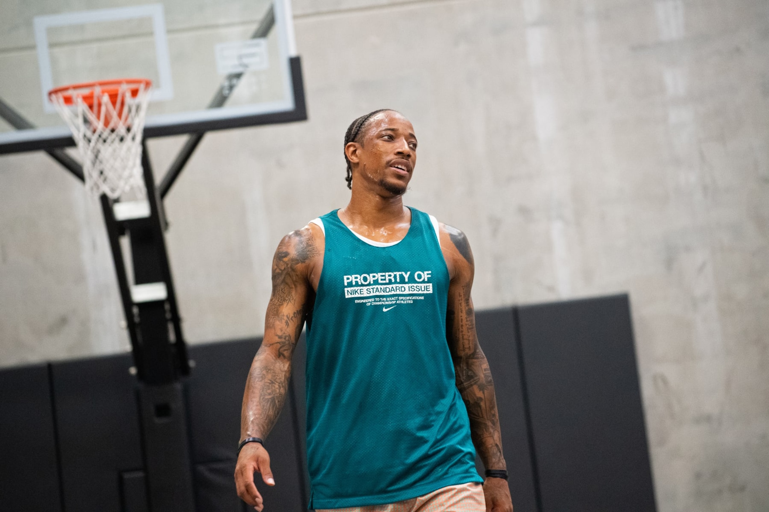 LOS ANGELES, CA - AUGUST 16: A behind the scenes photo of a DeMar DeRozan #11 of the Chicago Bulls workout on August 16, 2022 in Los Angeles, California. NOTE TO USER: User expressly acknowledges and agrees that, by downloading and/or using this Photograph, user is consenting to the terms and conditions of the Getty Images License Agreement. Mandatory Copyright Notice: Copyright 2022 NBAE (Photo by Adam Pantozzi/NBAE via Getty Images)